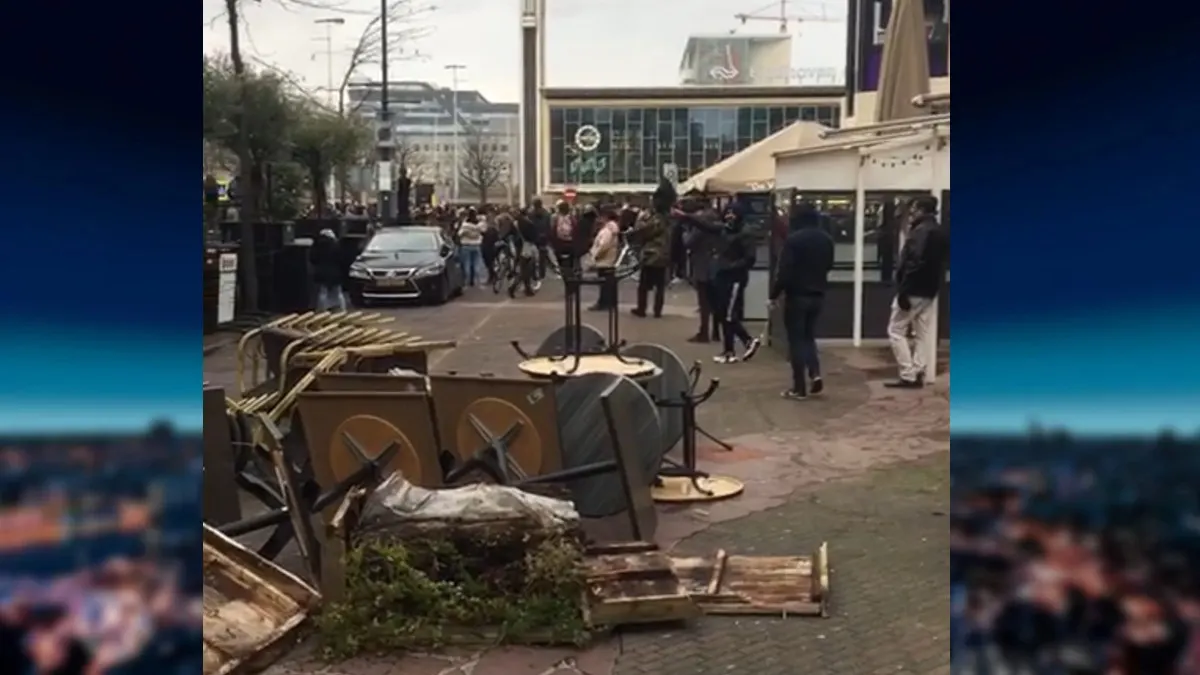 Diny zag hoe haar terras kort en klein werd geslagen door relschoppers in Eindhoven