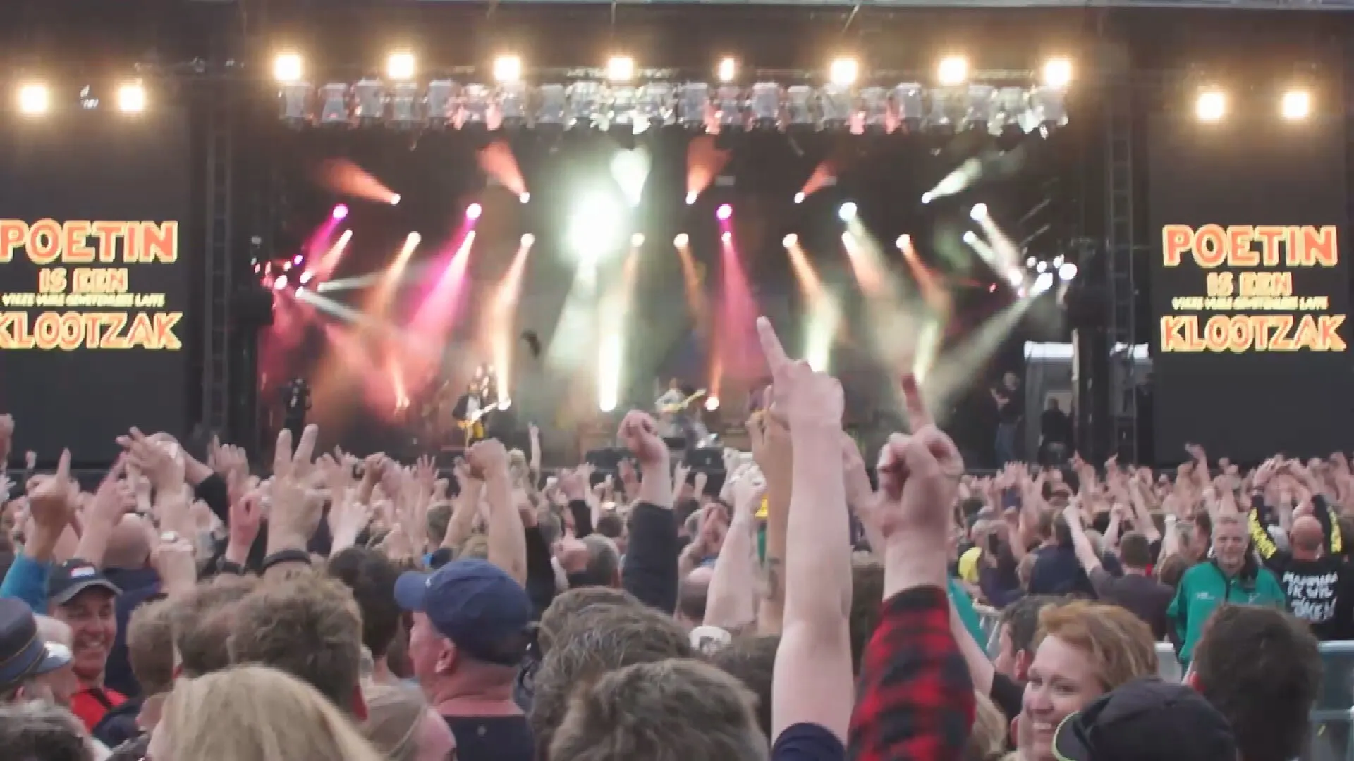 Bennie Jolink tijdens concert: 'Poetin is een klootzak!'