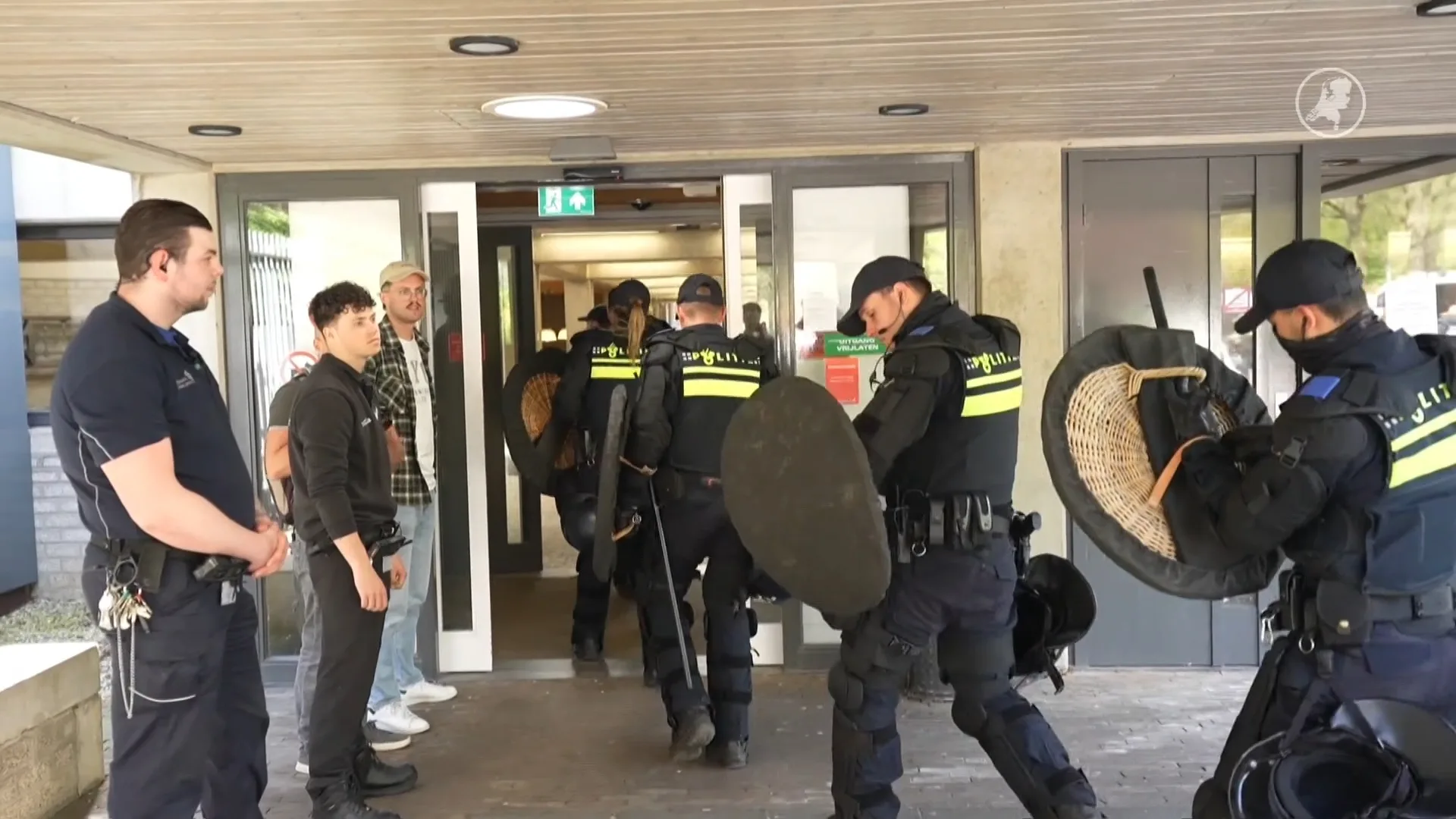 Politie verwijdert pro-Palestijnse betogers bij universiteit Nijmegen