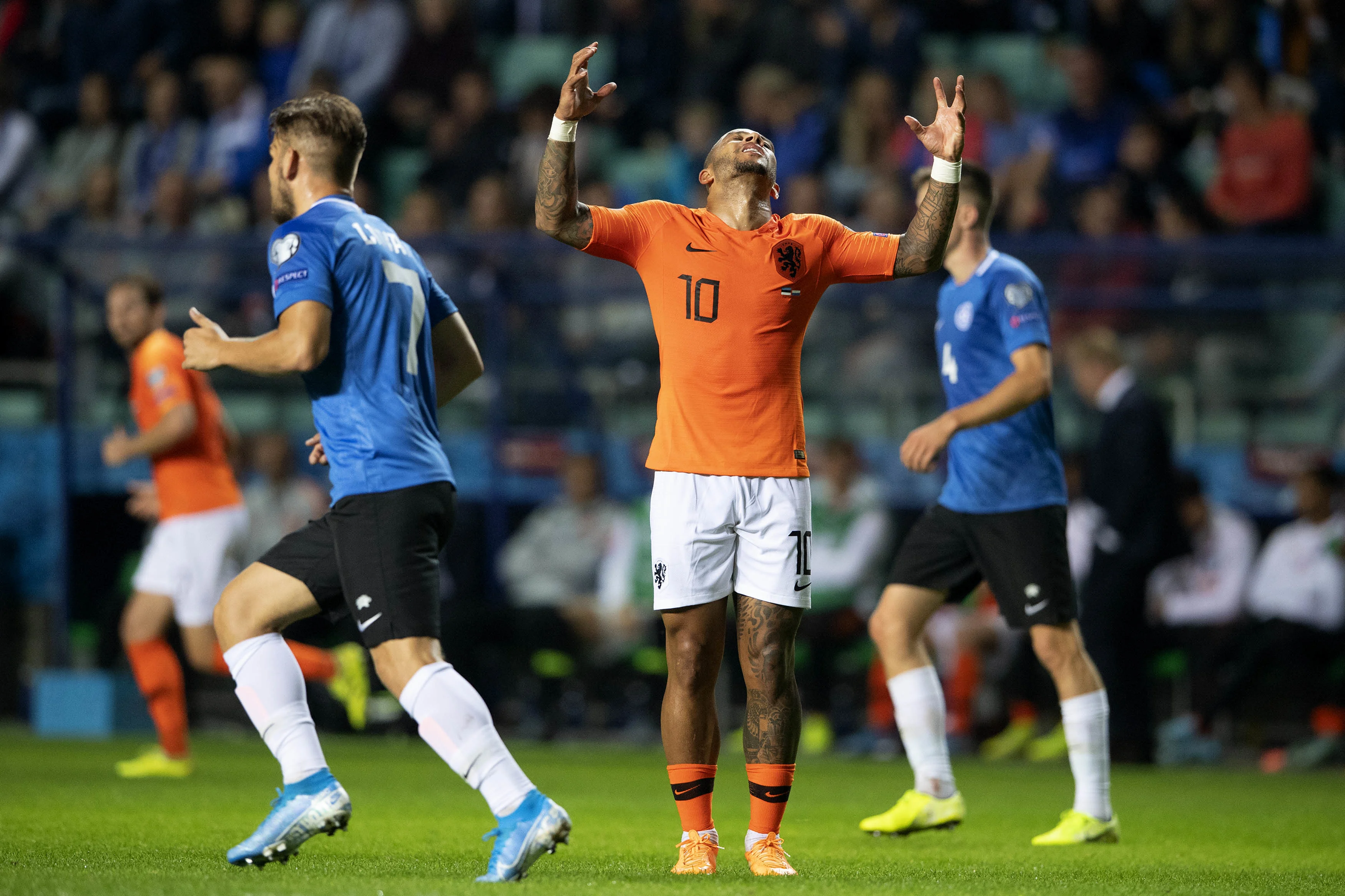 'UEFA stelt EK voetbal uit naar zomer 2021 vanwege coronavirus'