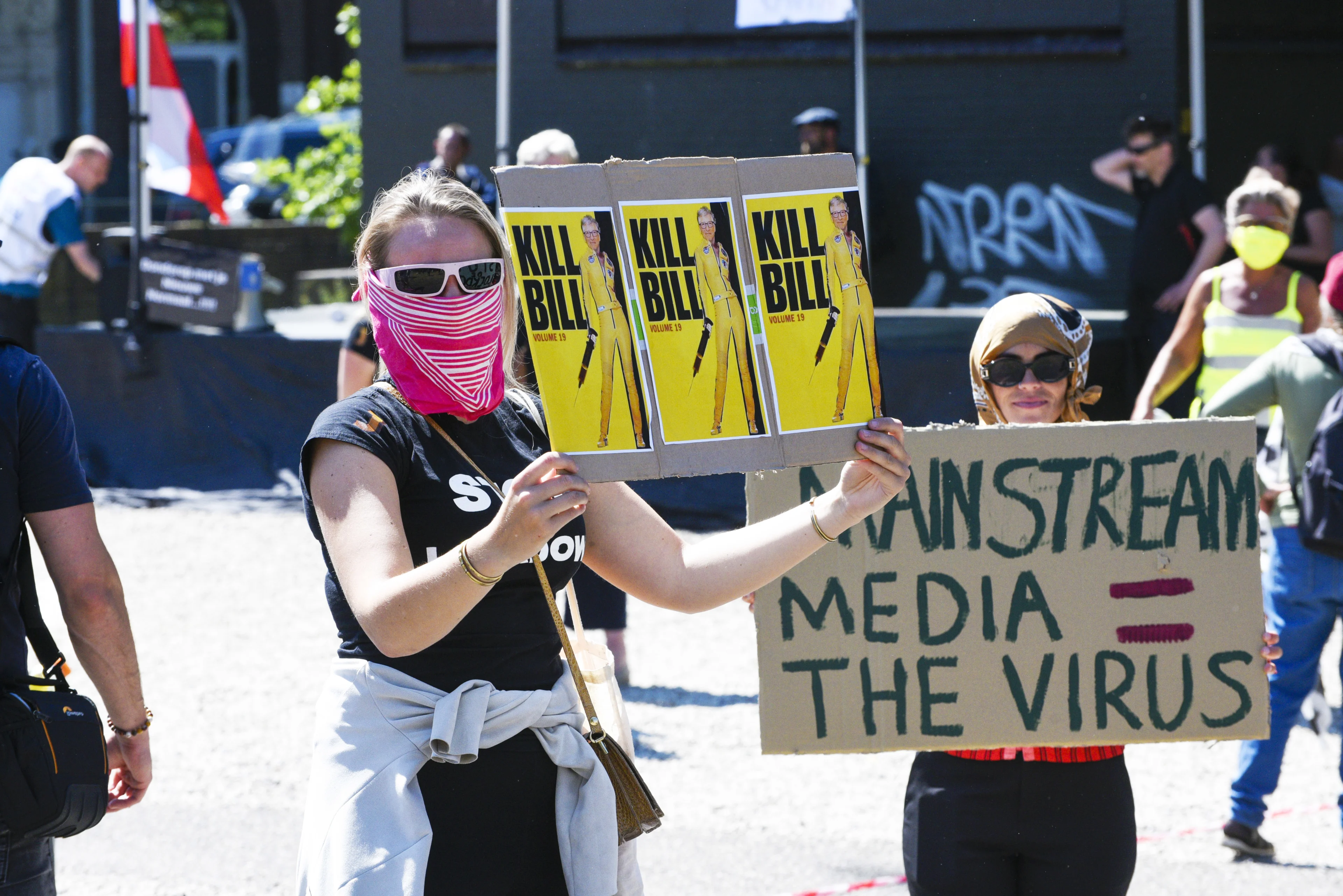 Nepnieuws-expert: 'Twitter-trollen medeverantwoordelijk voor escalatie bij demonstratie Den Haag'