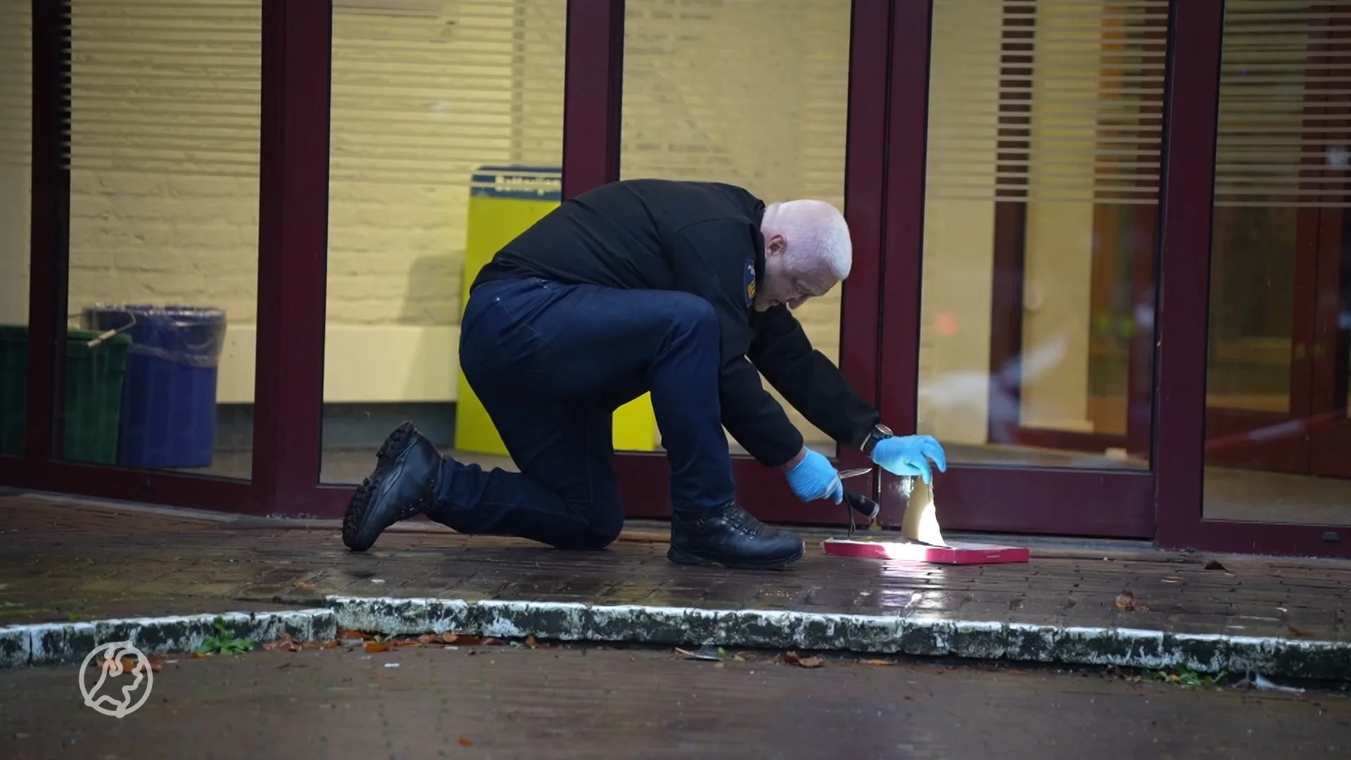 Wie liet daar een scheetje-boek zorgt voor ontruiming gemeentehuis Vlijmen