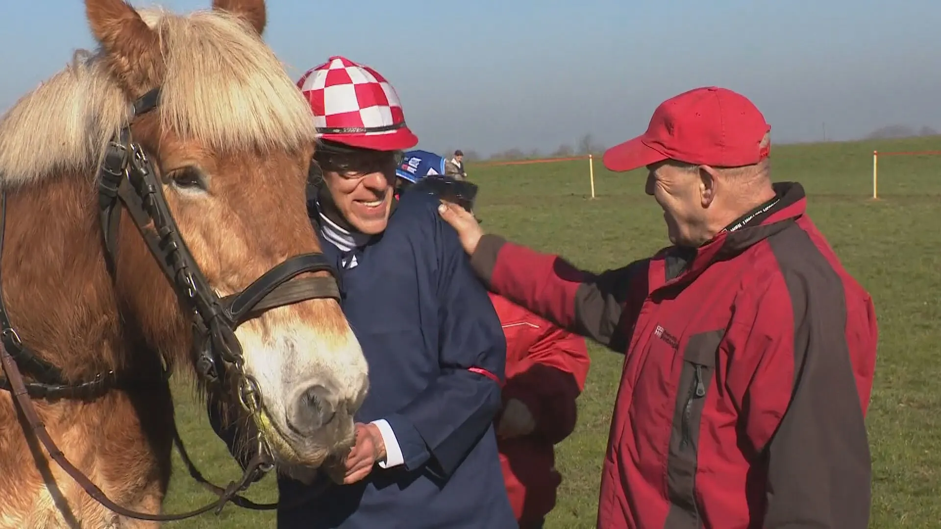 Piet maakt 34 jaar na val als oudste ooit comeback in paardenrace