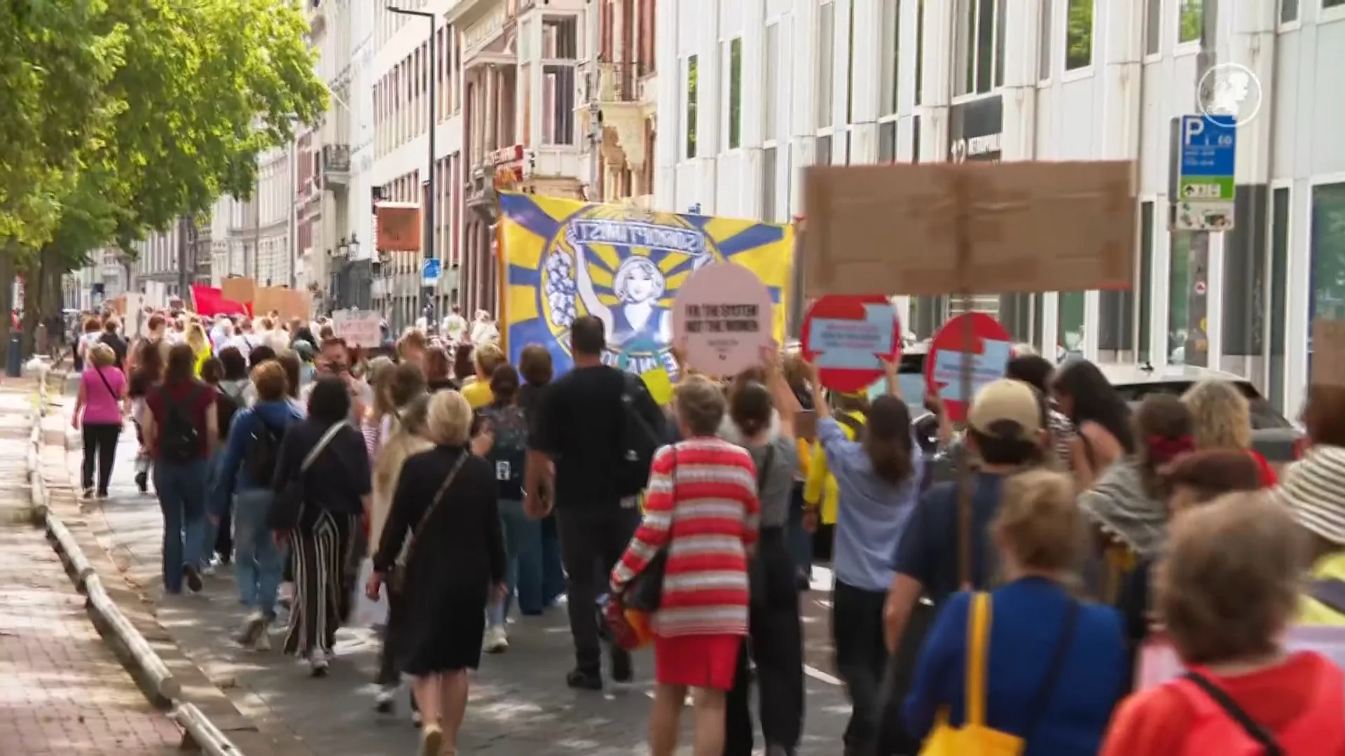 Zeker duizend mensen bij mars tegen femicide in Rotterdam