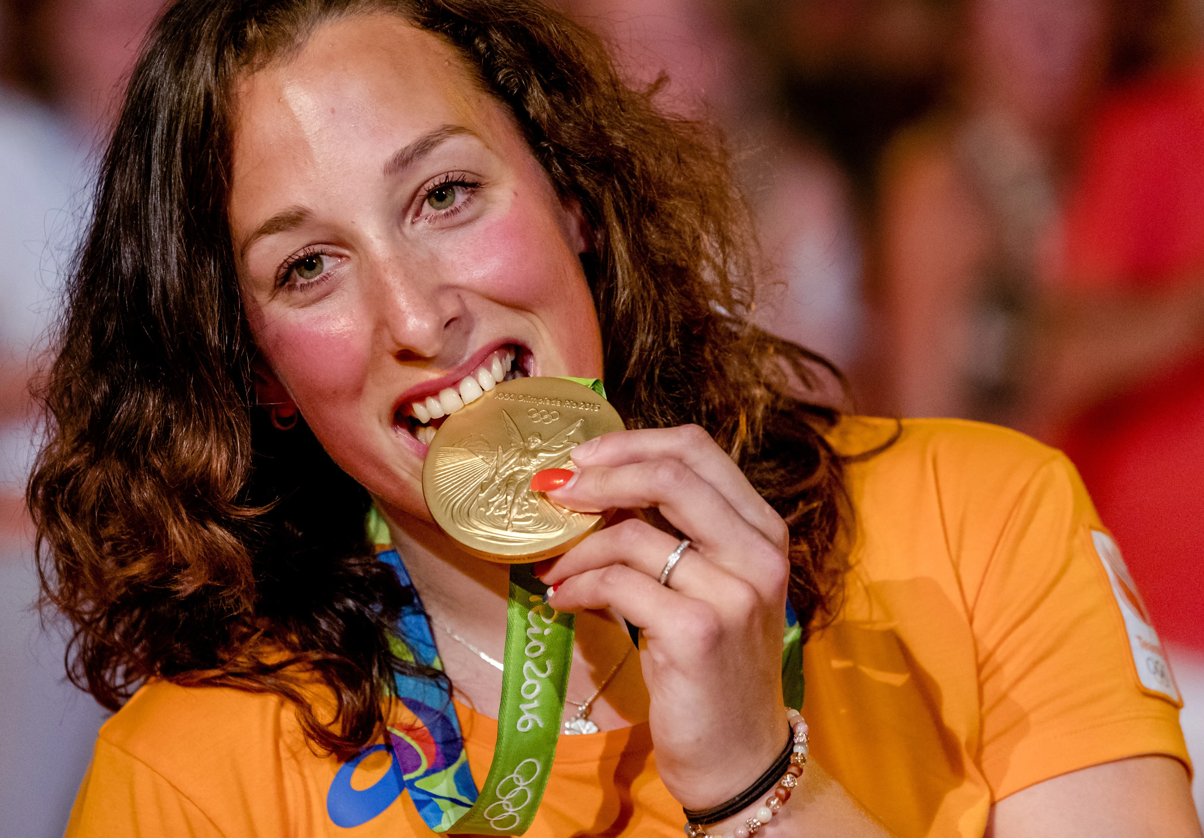 Olympisch kampioene Ligtlee (31) heeft borstkanker: 'Ons leven staat op zijn kop'