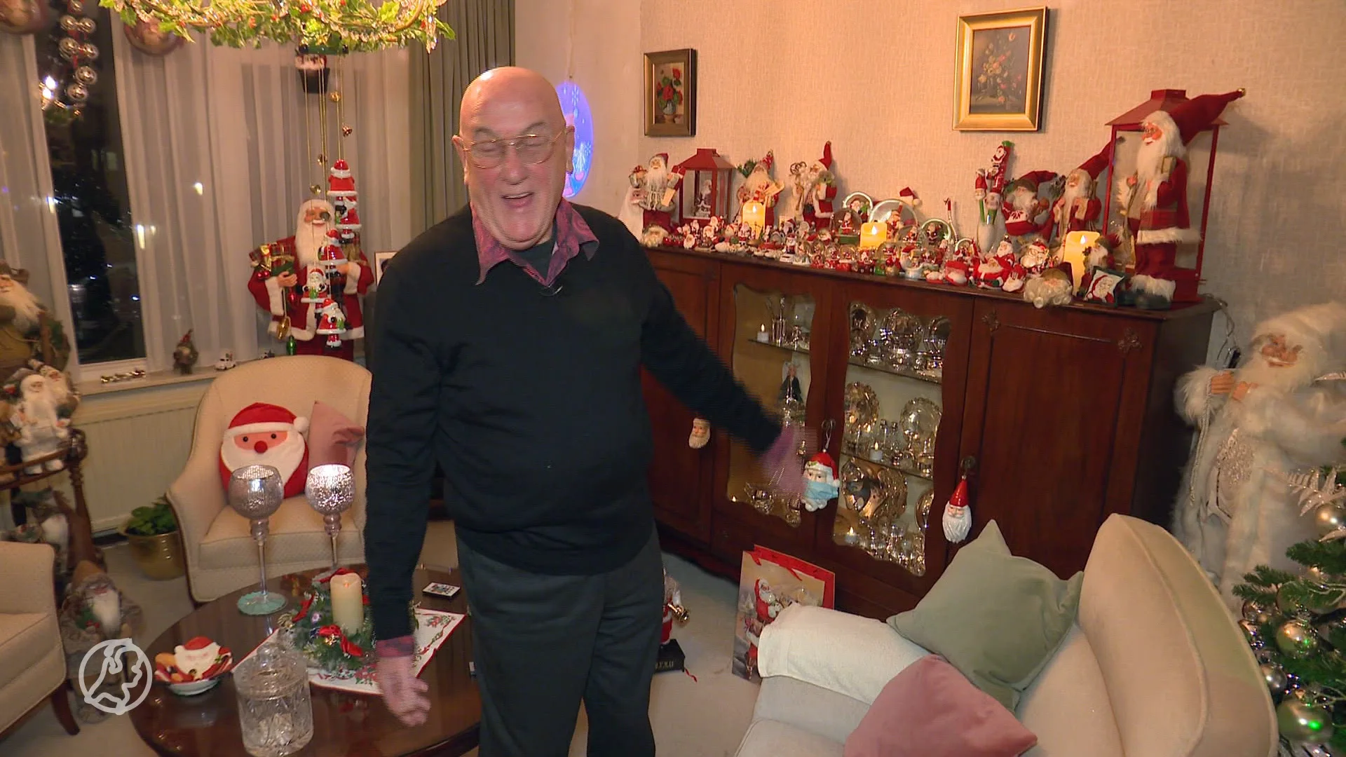 Kerstfan Jan heeft huis vol kerstmannen: 502 op de teller