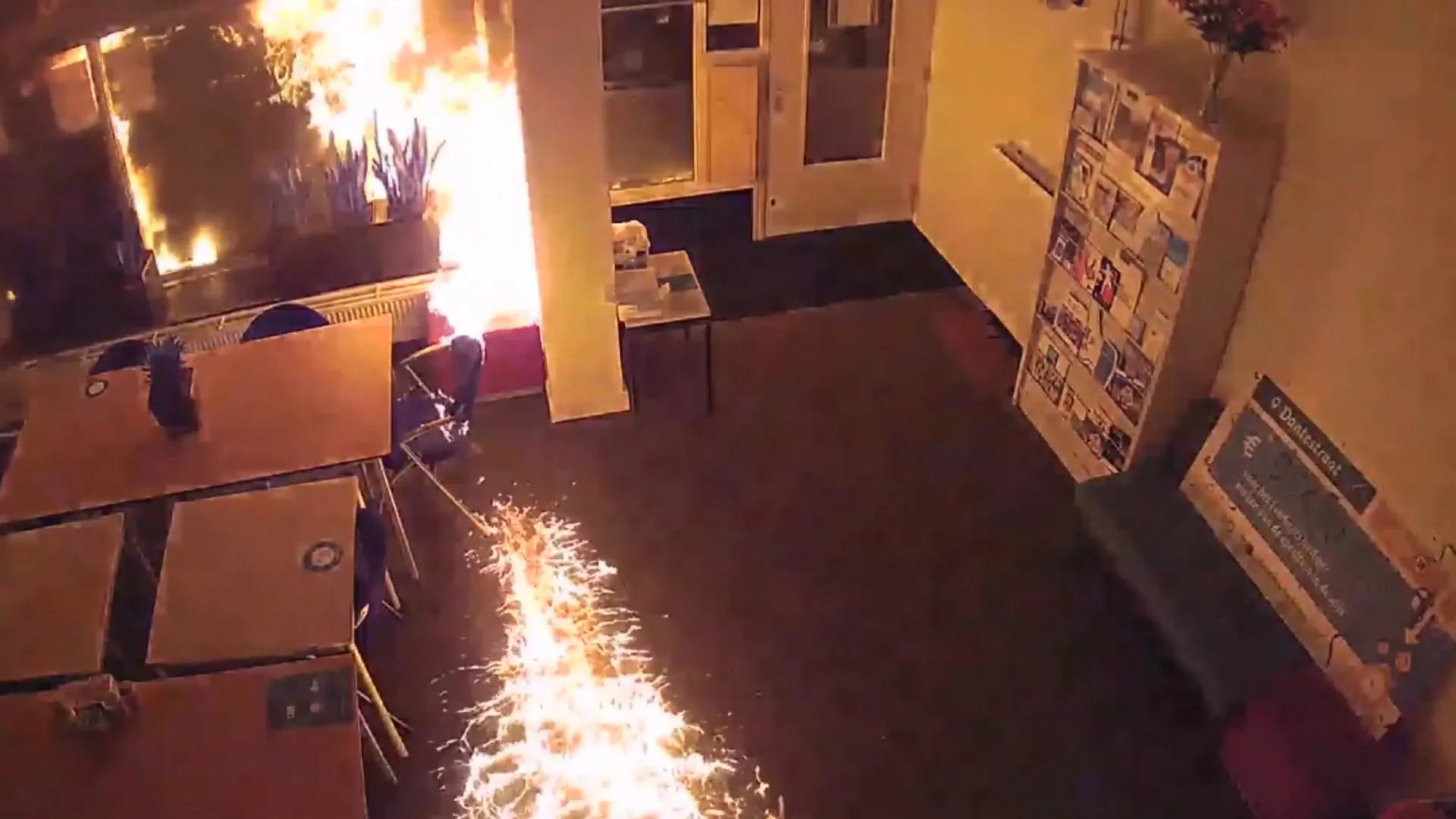 Vuurwerkbommen op scholen en bij politieauto in Rotterdam: hoge beloning voor gouden tip