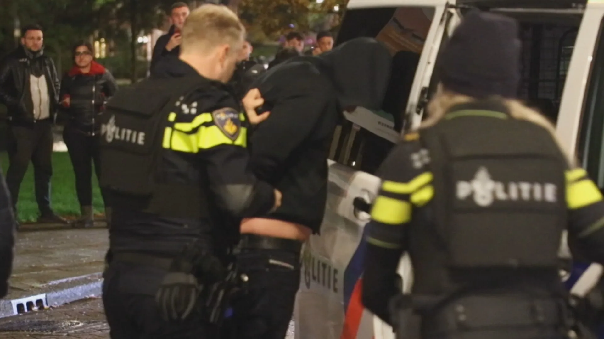 Overval op woning Rotterdam: Twee mensen neergeschoten en 11 aanhoudingen