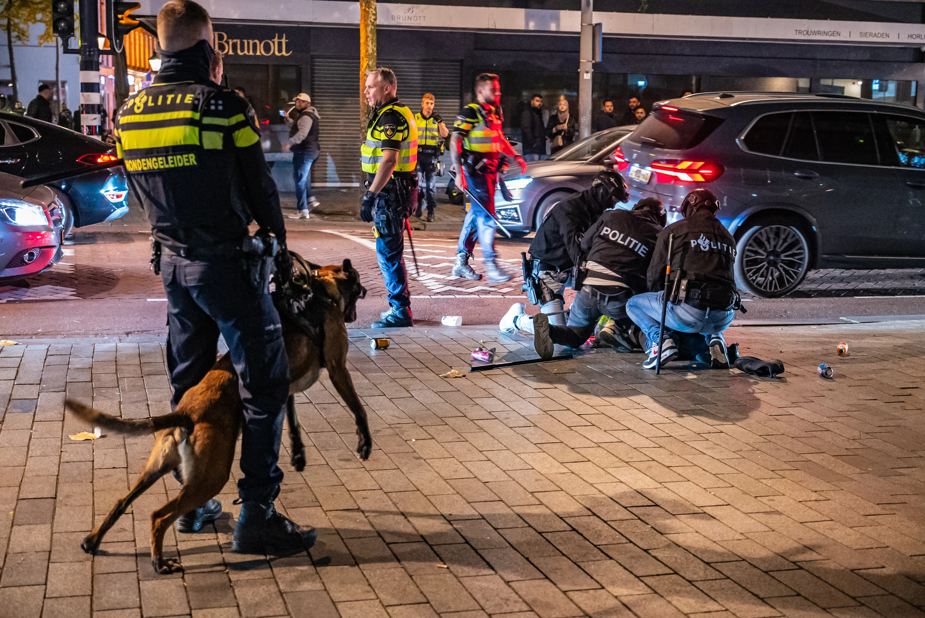 Rellen en vernielingen in Rotterdam door kortingsactie MediaMarkt