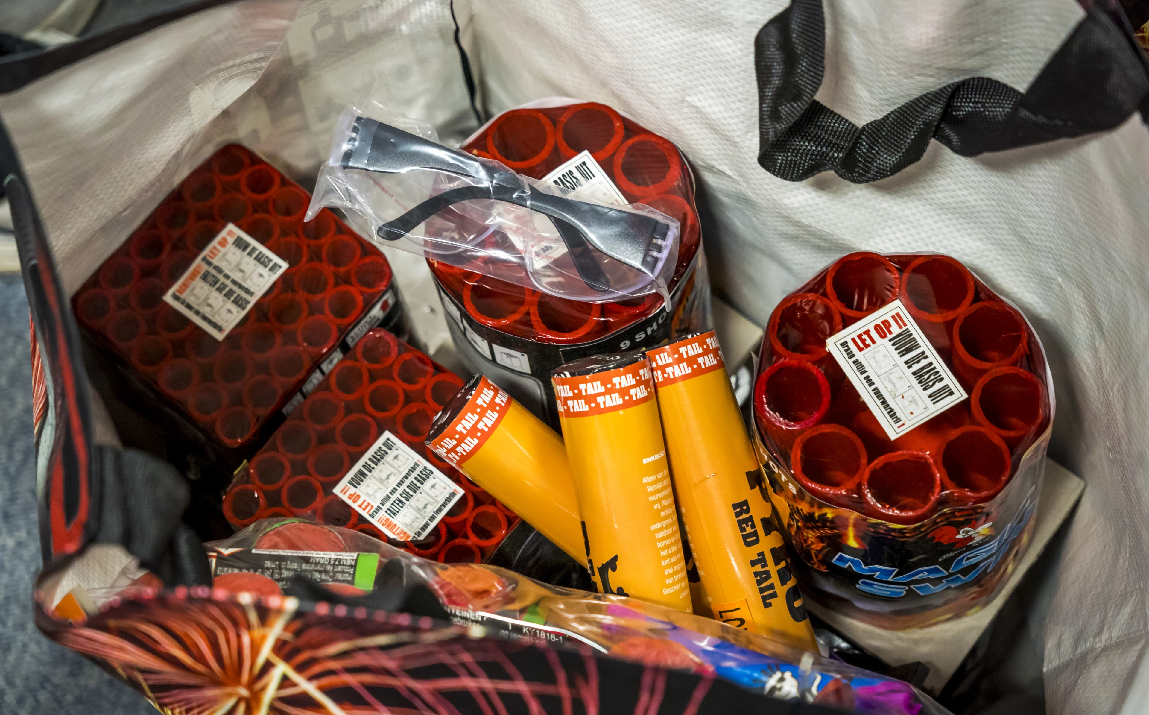 Gemeente Helmond: actievoerders tegen jeugd-azc komen mogelijk met zwaar vuurwerk