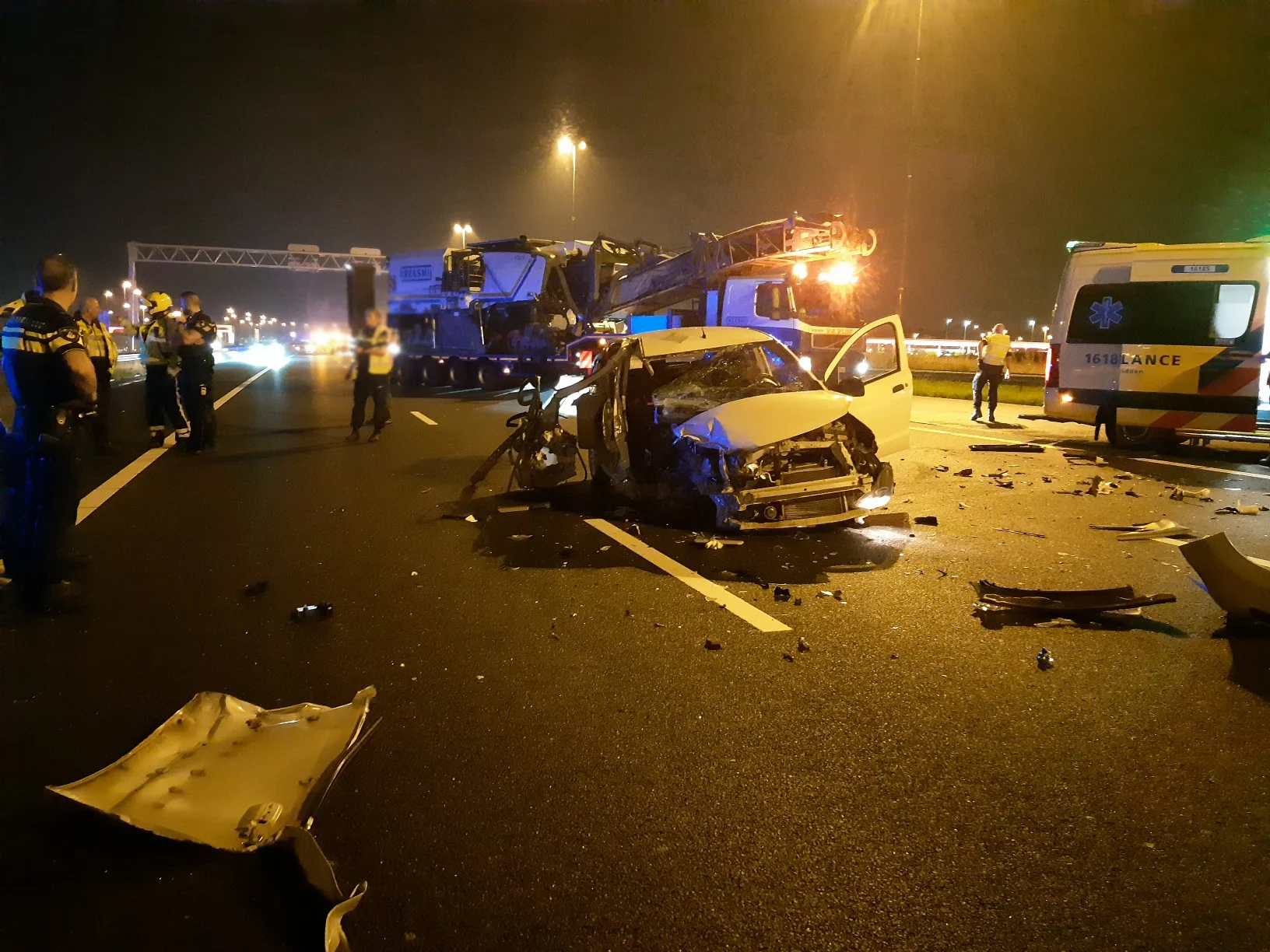 Spookrijder veroorzaakt enorme ravage en aanrijding op A4