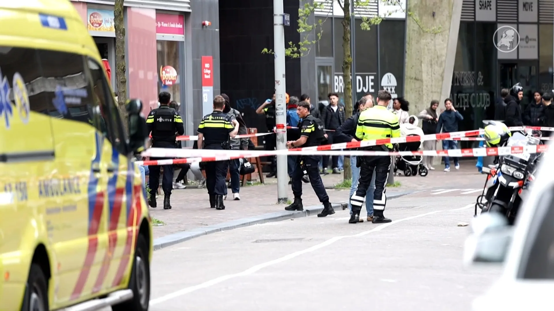 Zwaargewonde bij schietpartij in Amsterdam-Noord, politie zoekt twee verdachten