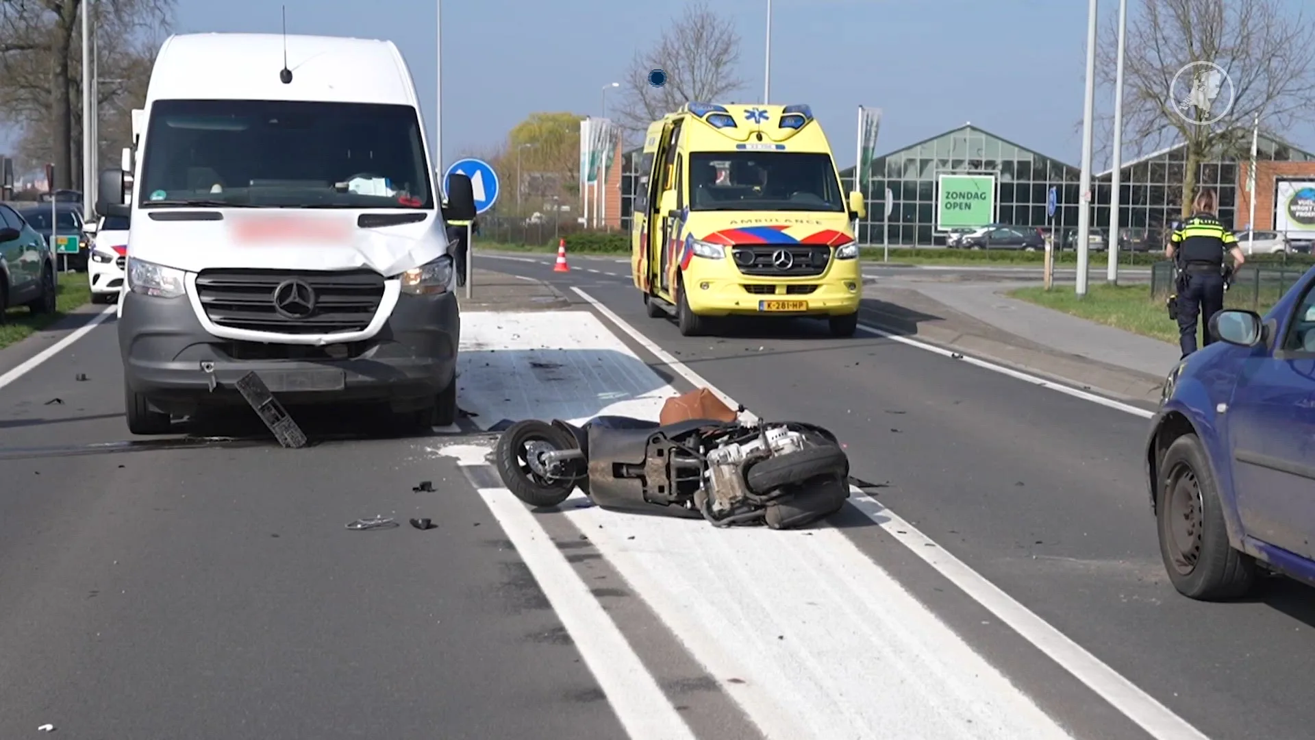 Jonge vrouw (18) overleden na aanrijding met bestelbus in Leudal