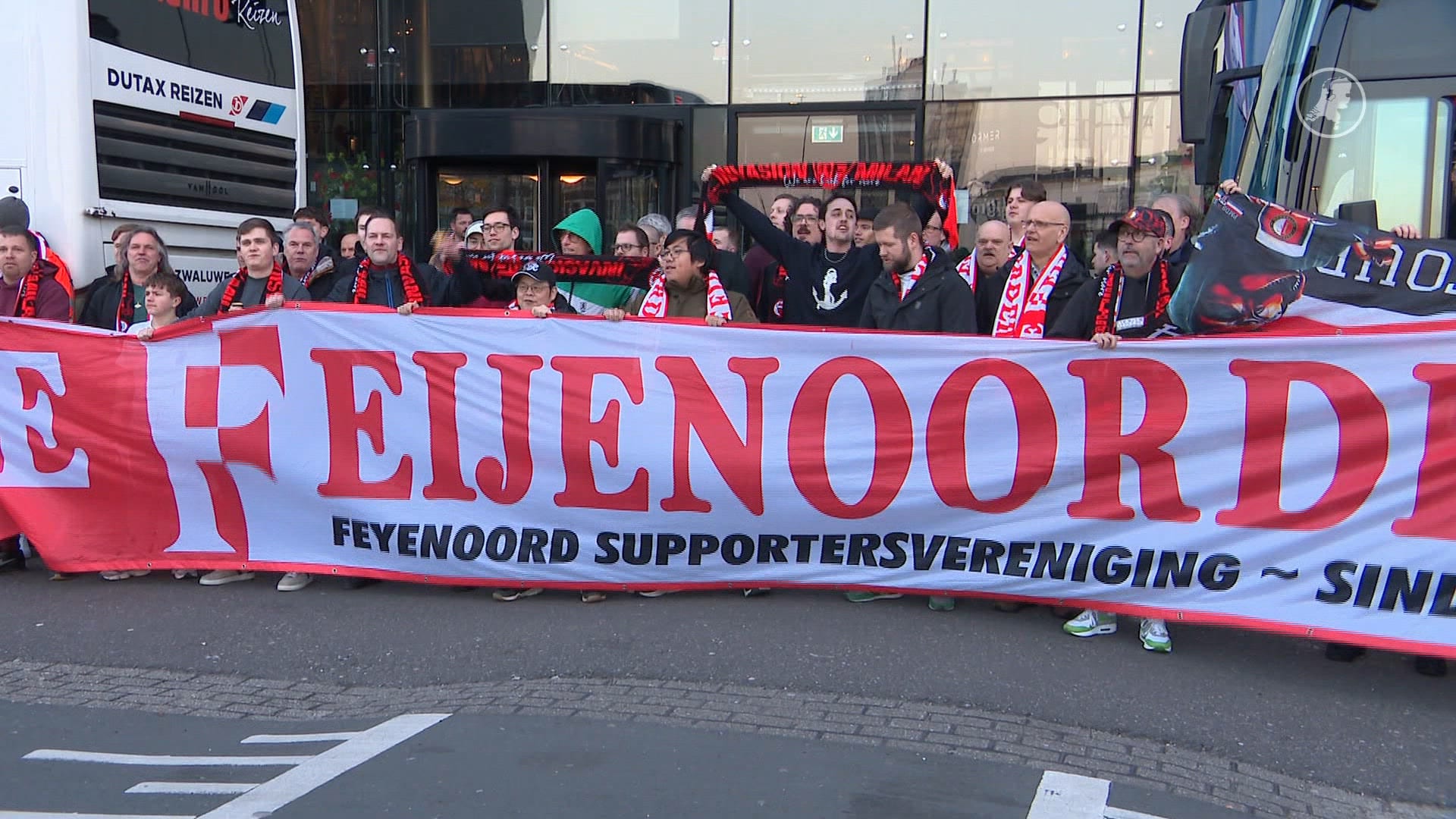 Feyenoord-supporters per bus naar Milaan: volop hoop op nieuwe stunt
