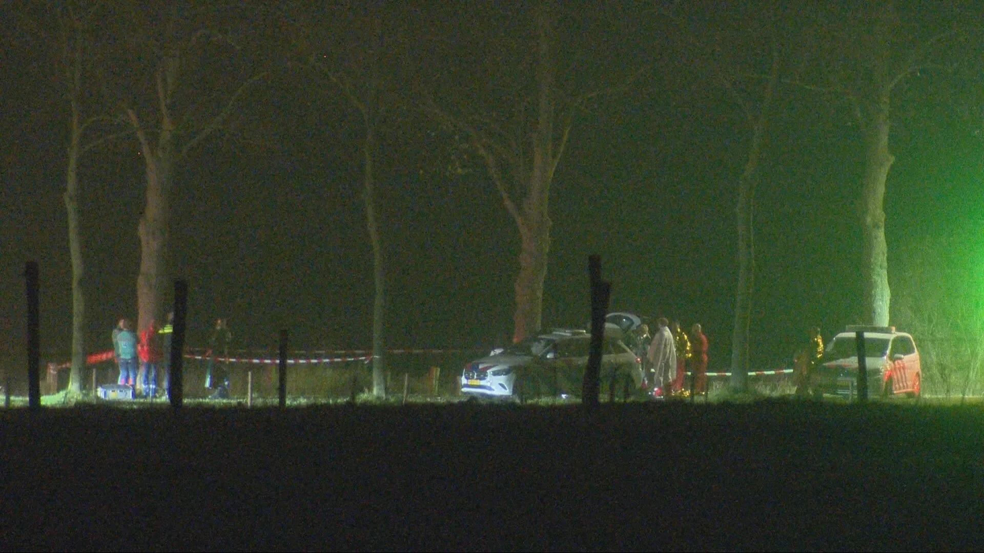 Marechaussee en politie krijgen onbekende stof over zich heen bij achtervolging A2