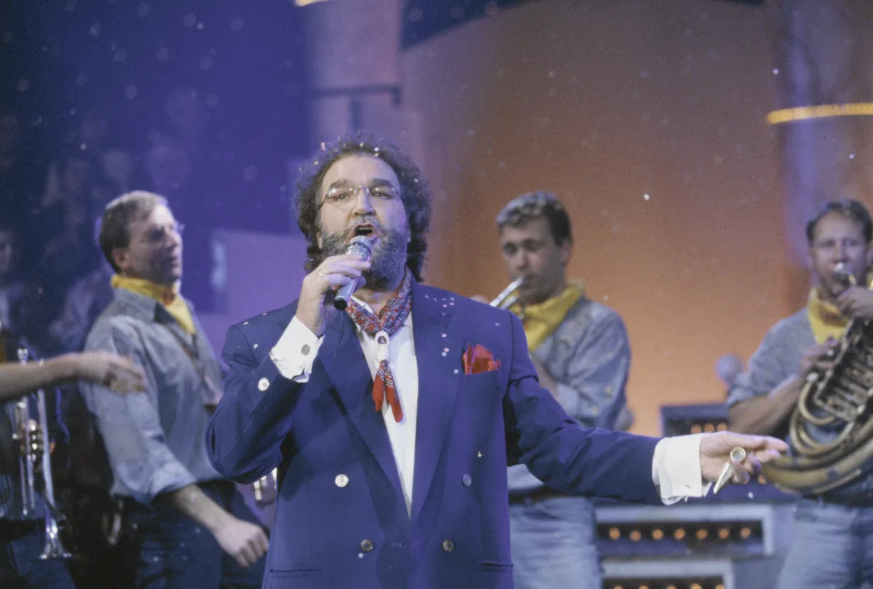 Feestzanger Arie Ribbens (84) overleden