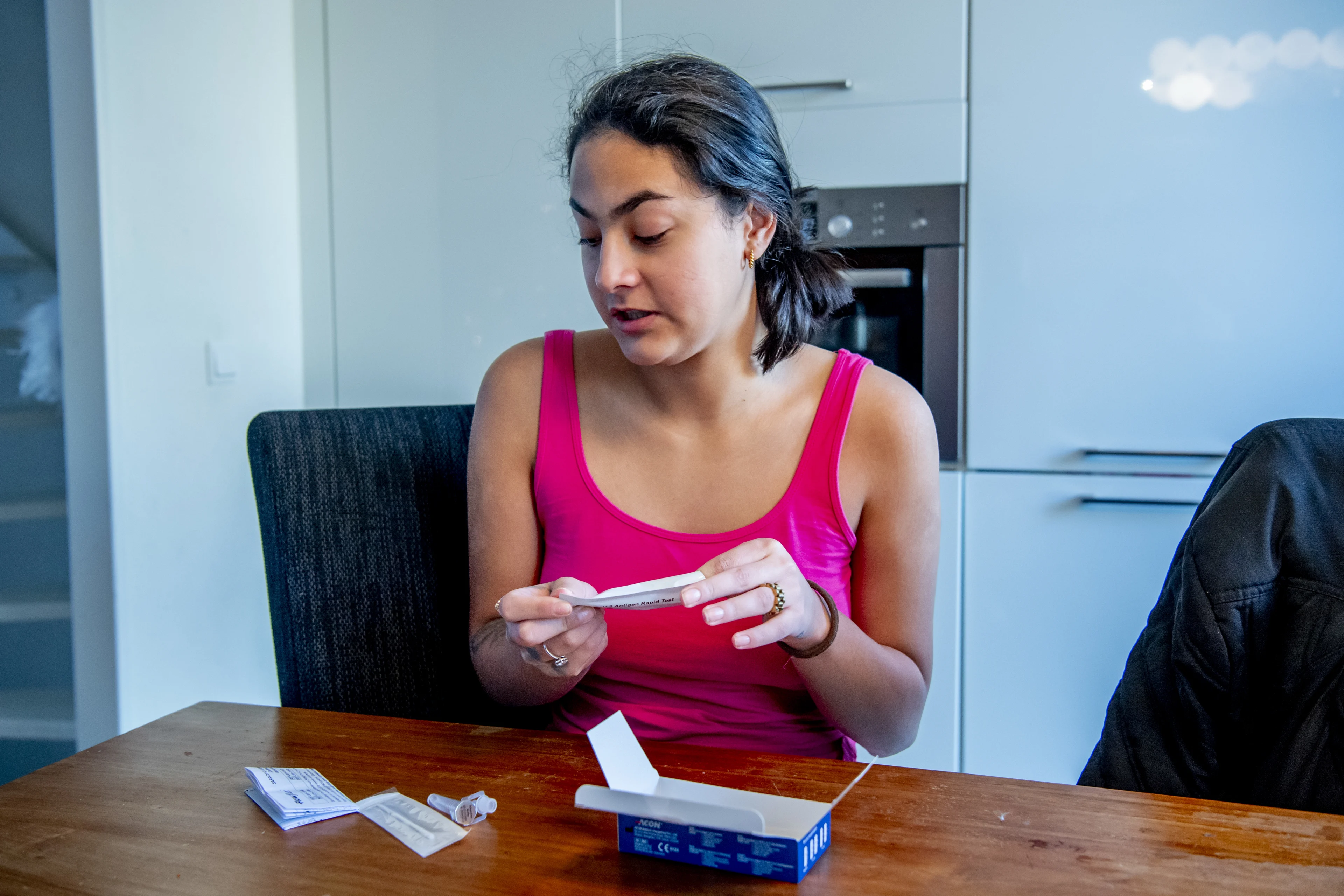 Aantal nieuwe coronagevallen en patiënten in ziekenhuizen blijven stijgen