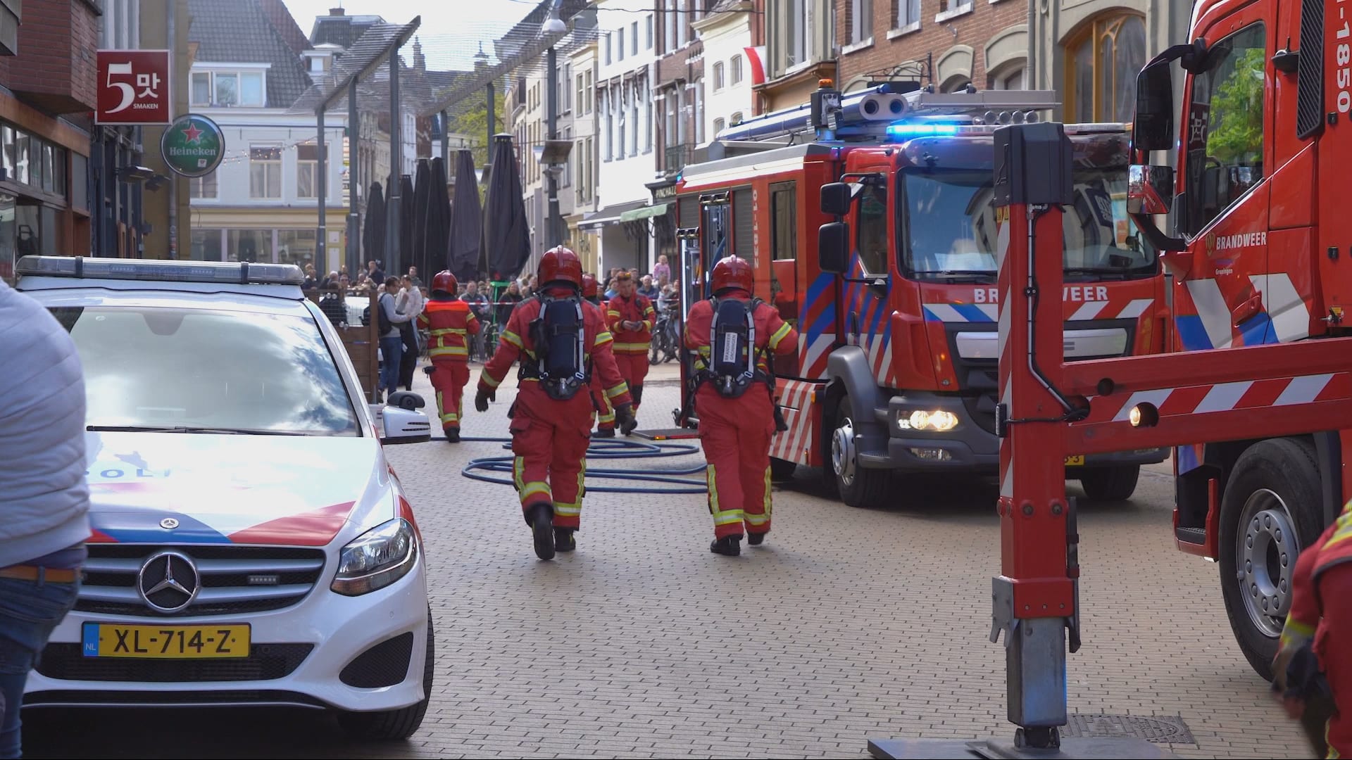 Gewonde bij felle woningbrand in woning centrum Groningen