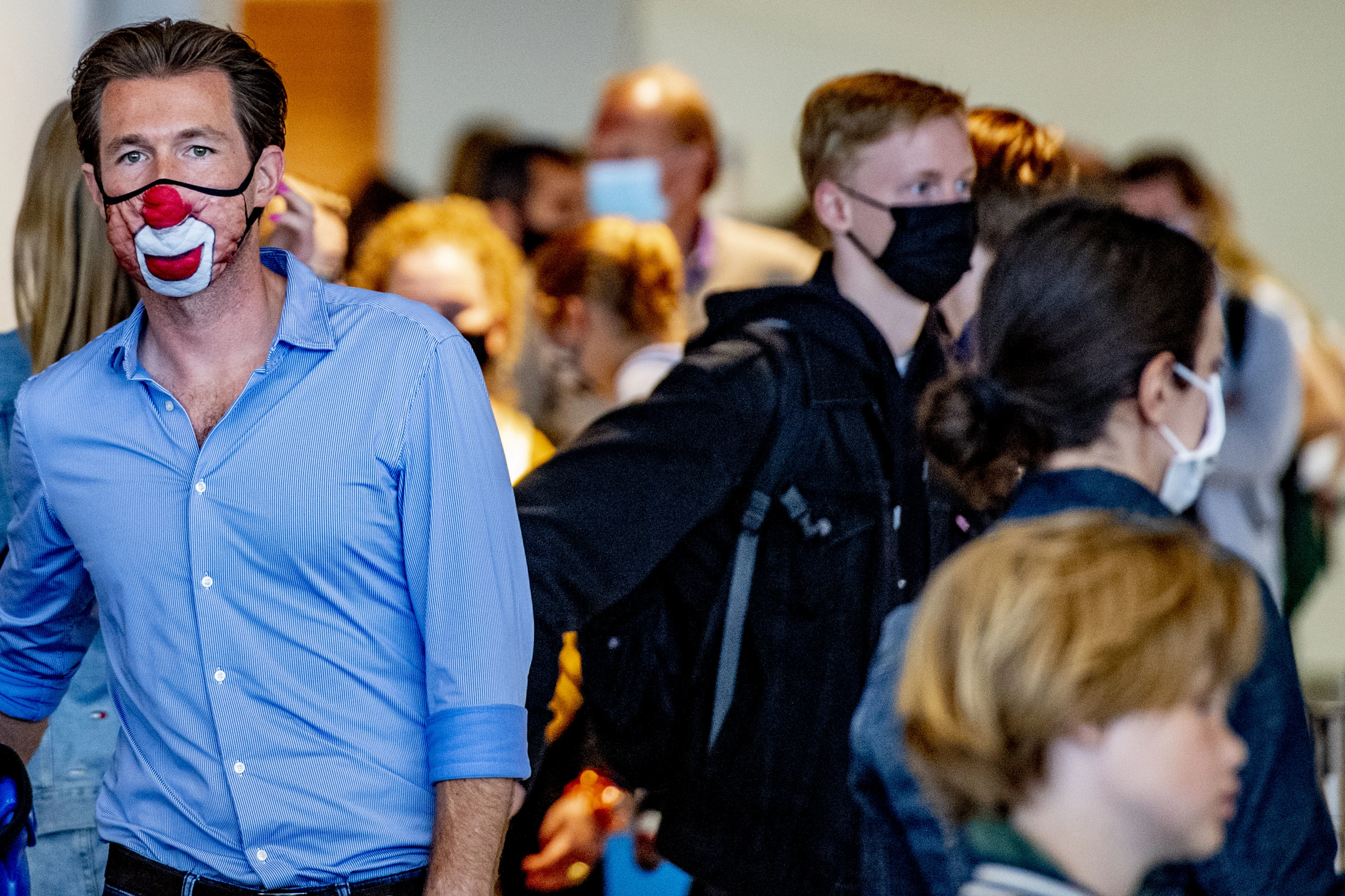 Werkgevers steeds lakser met coronaregels