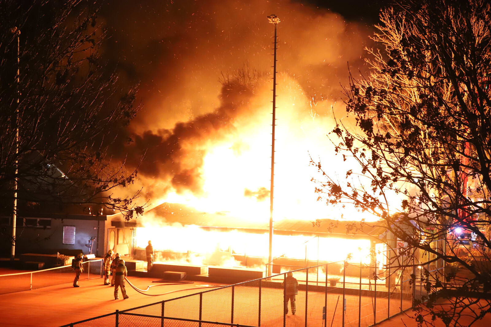 Inferno verwoest tennisvereniging Culemborg: 'Triest jaar'