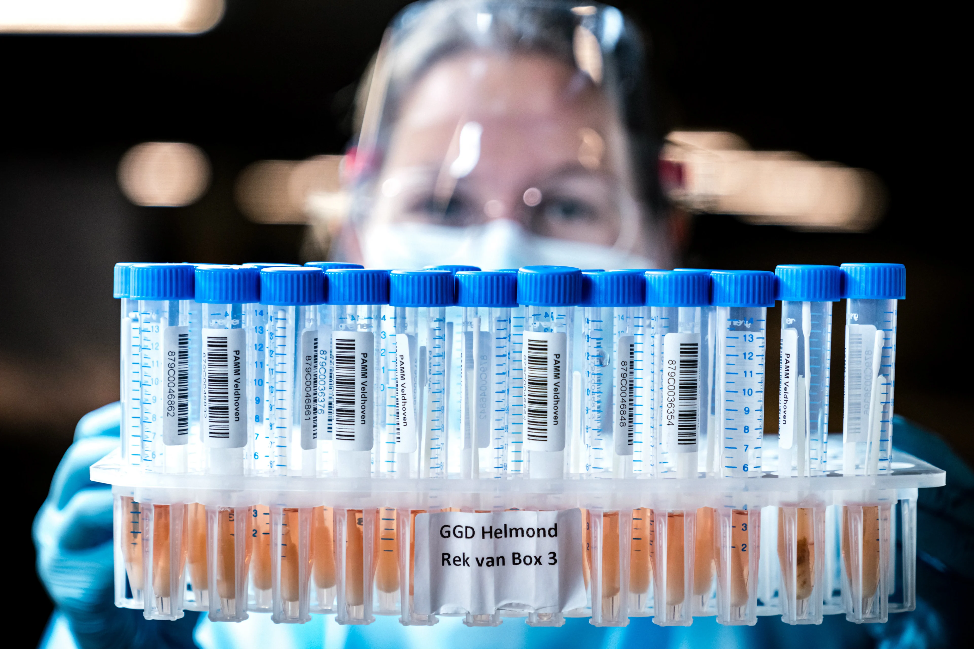 Afgelopen etmaal bijna 7000 nieuwe positieve coronatests gemeld