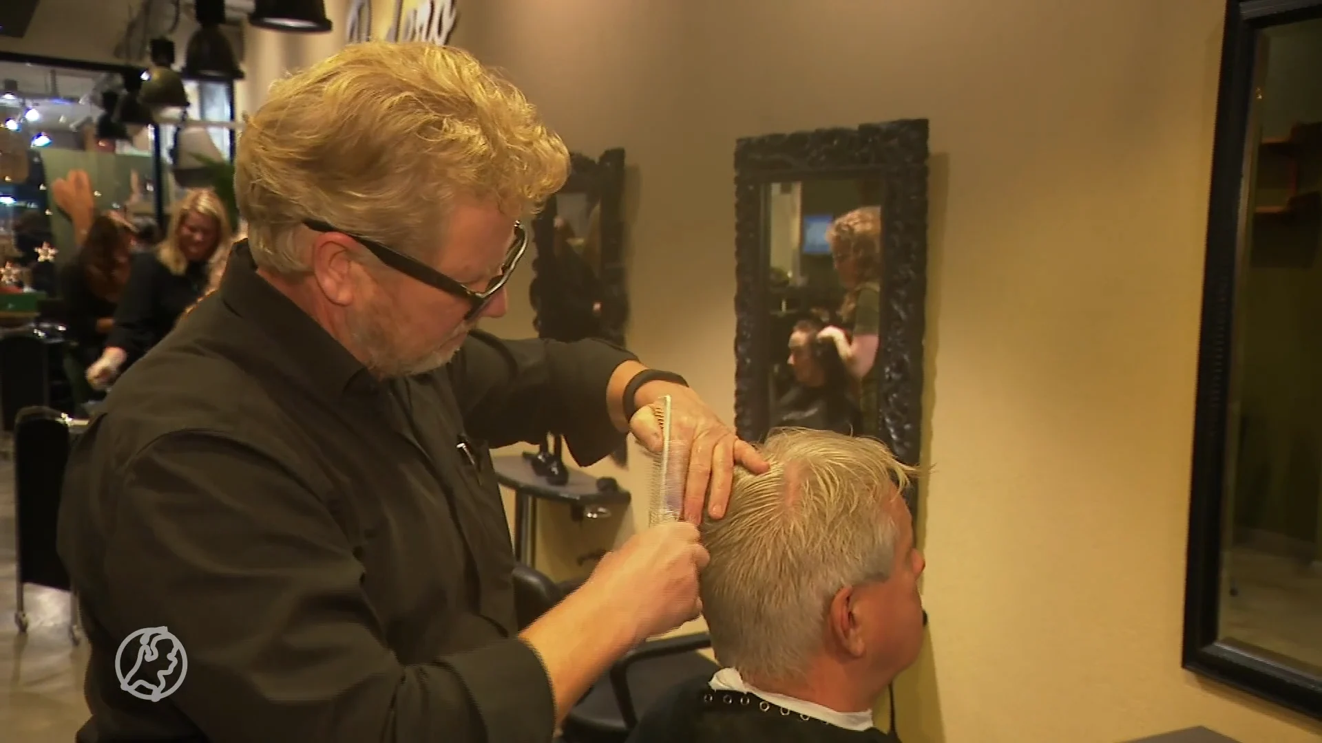 Nog even snel een kerstcoupe pakken: kappers razend druk voor kerstweekend