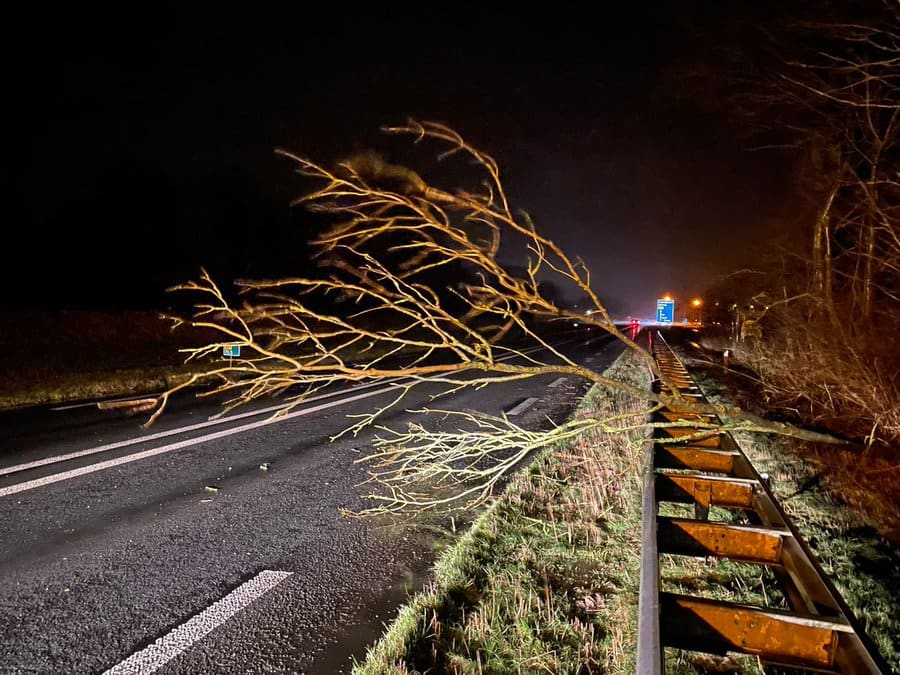 Rijkswaterstaat waarschuwt opnieuw vanwege storm: blijf voorzichtig op de weg