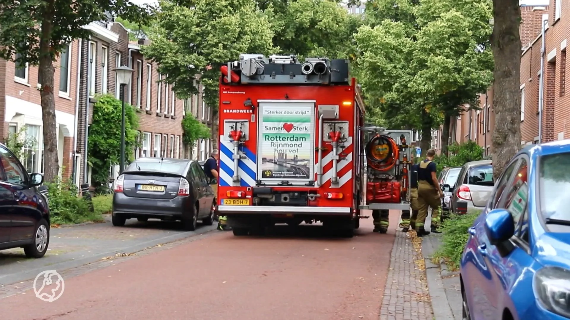 Eerste schooldag gaat fout: jongetje komt vast te zitten in voetbalgoaltje