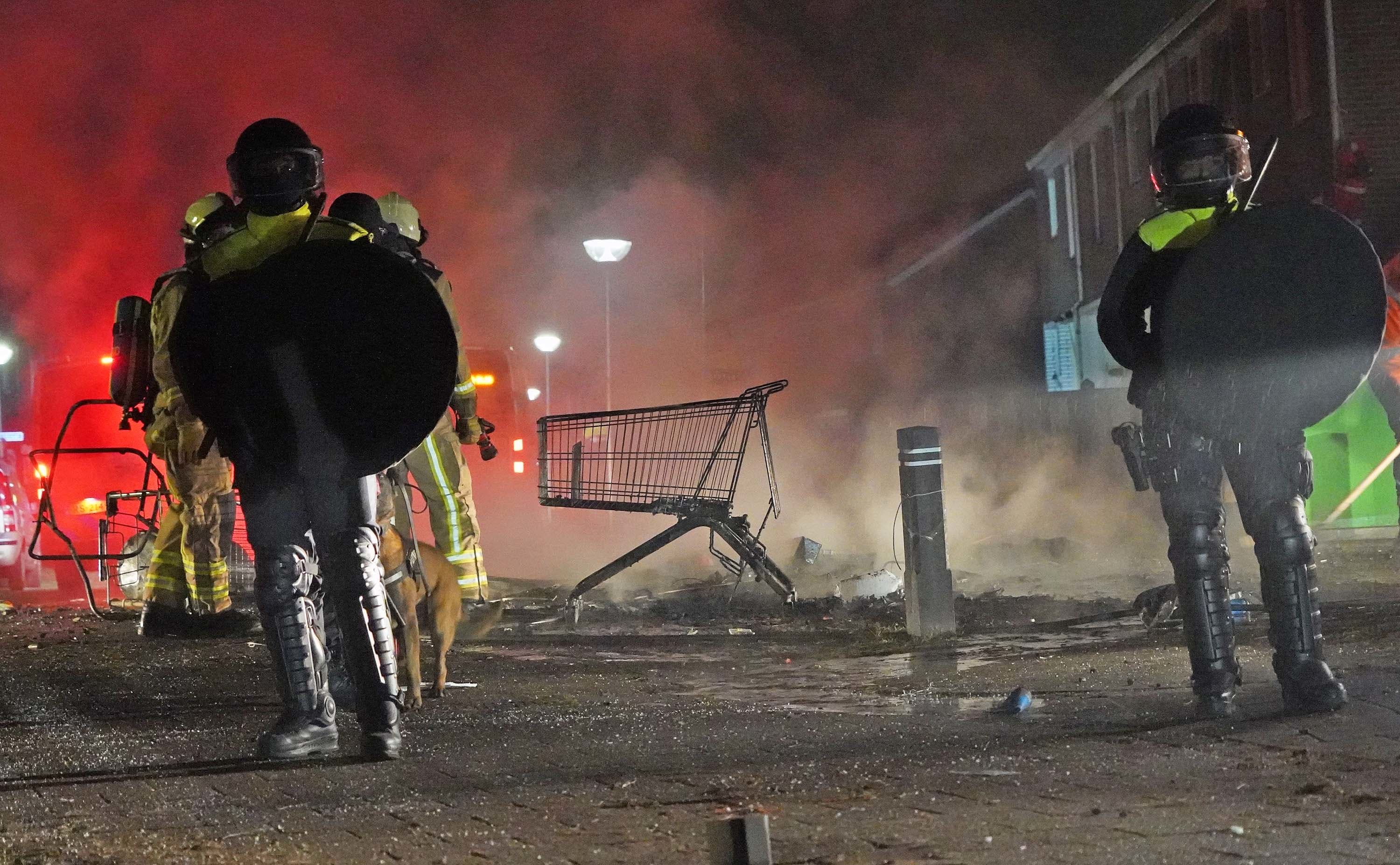 ME grijpt in bij coronaprotest in Coevorden, vijf mensen aangehouden