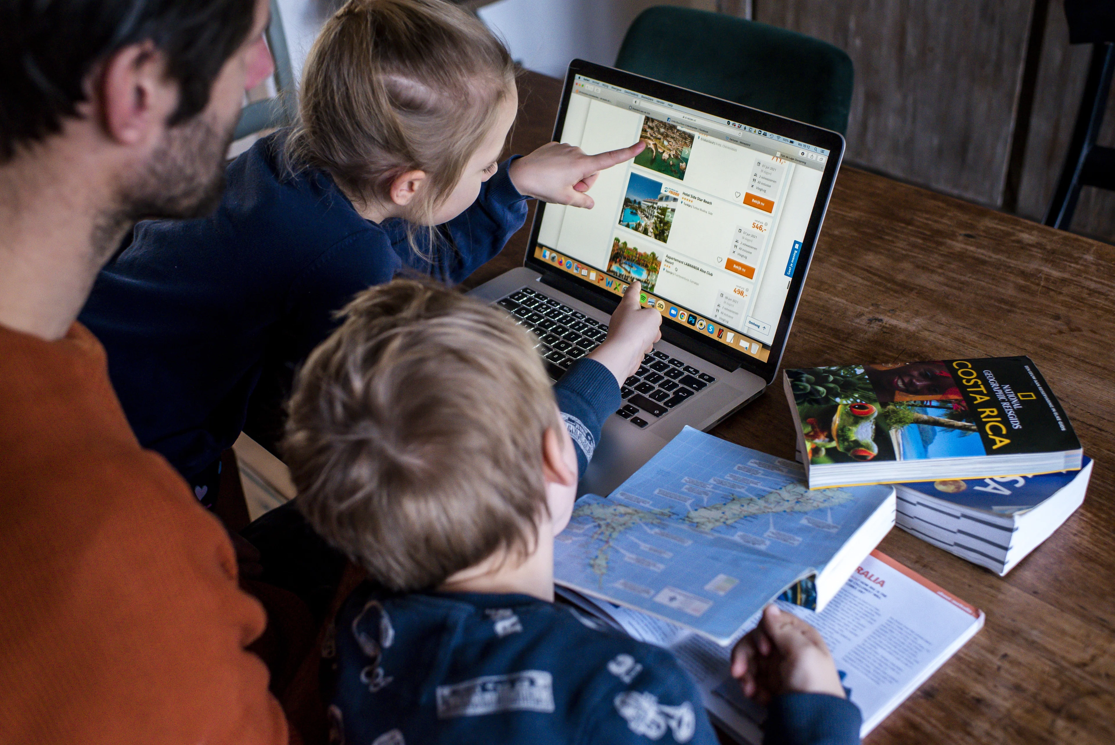 Nederlanders boeken massaal vakanties nu code oranje is verdwenen