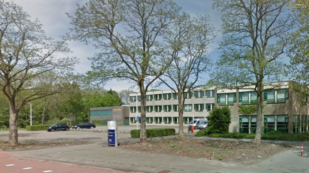 'Docent duikt onder na bedreigingen om cartoon in klas'