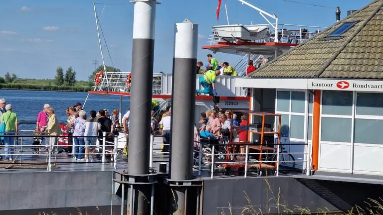 Brand uitgebroken op passagiersschip vol ouderen in de Biesbosch