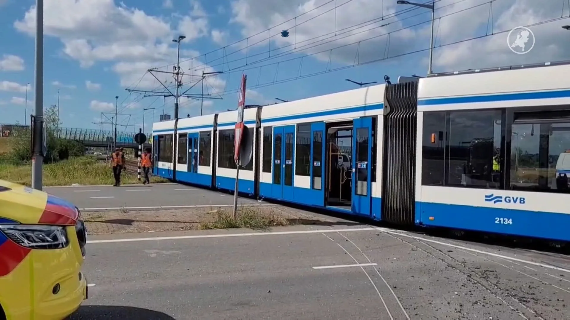 Tram in Amsterdam ontspoort na botsing
