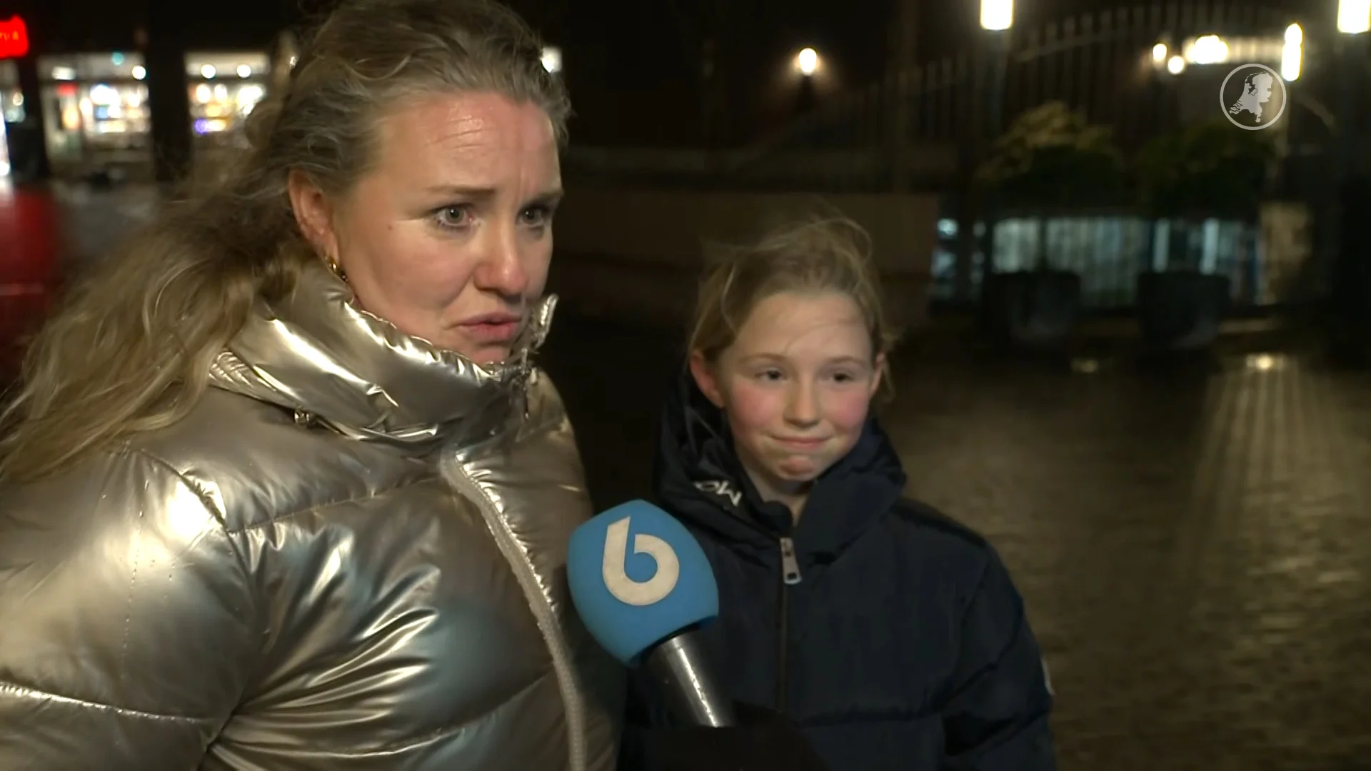 Tientallen Schiedammers zoeken steun bij bijeenkomst over dodelijke steekpartij