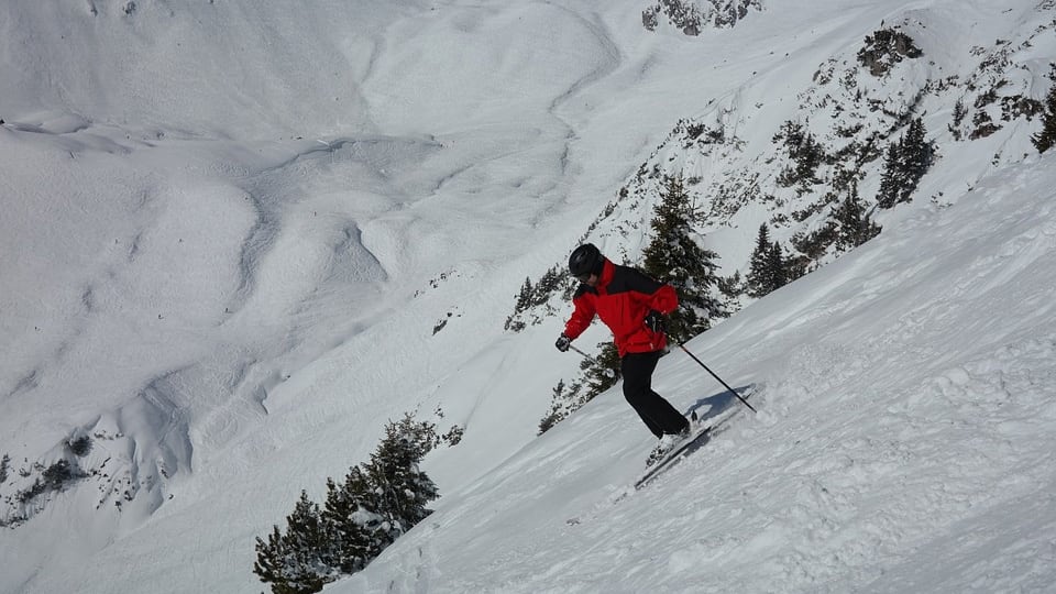 Alle wintersporters in twee skigebieden Tirol in quarantaine