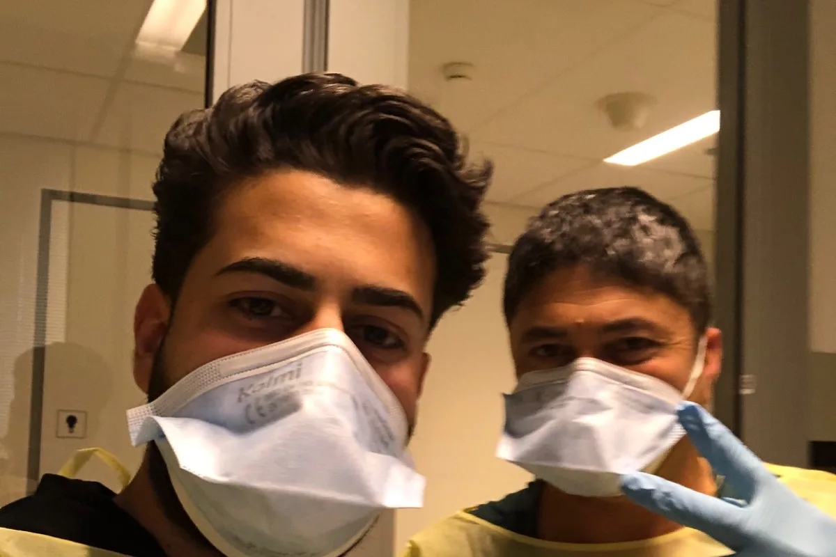 Coronapatiënt Sehraz (16) en broer zamelen geld in voor slachtoffers van de crisis