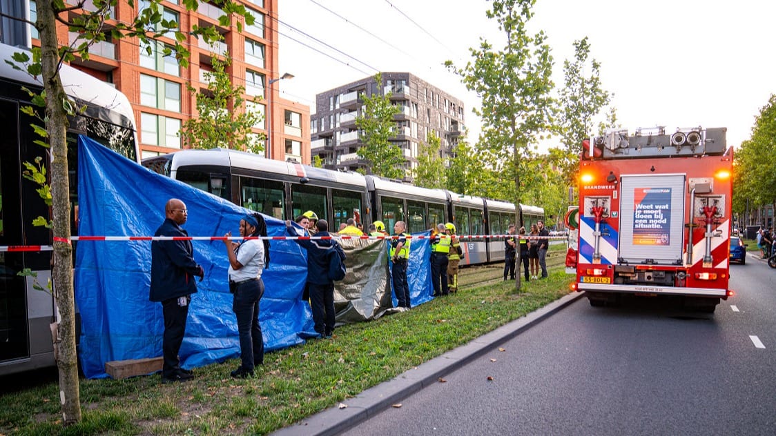 Maaltijdbezorger (18) overleden na ongeluk met tram in Rotterdam