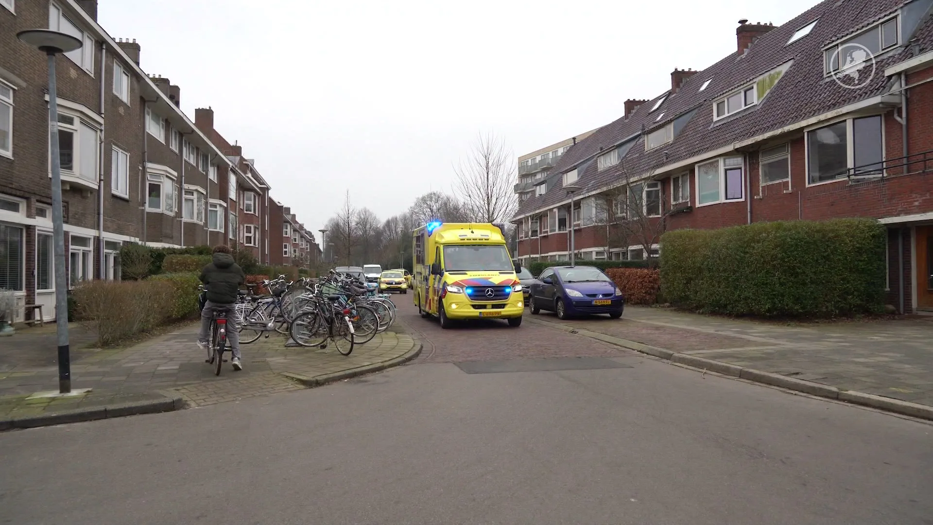 Vrouw (38) neergestoken in Groningse flatwoning, verdachte (19) springt van balkon