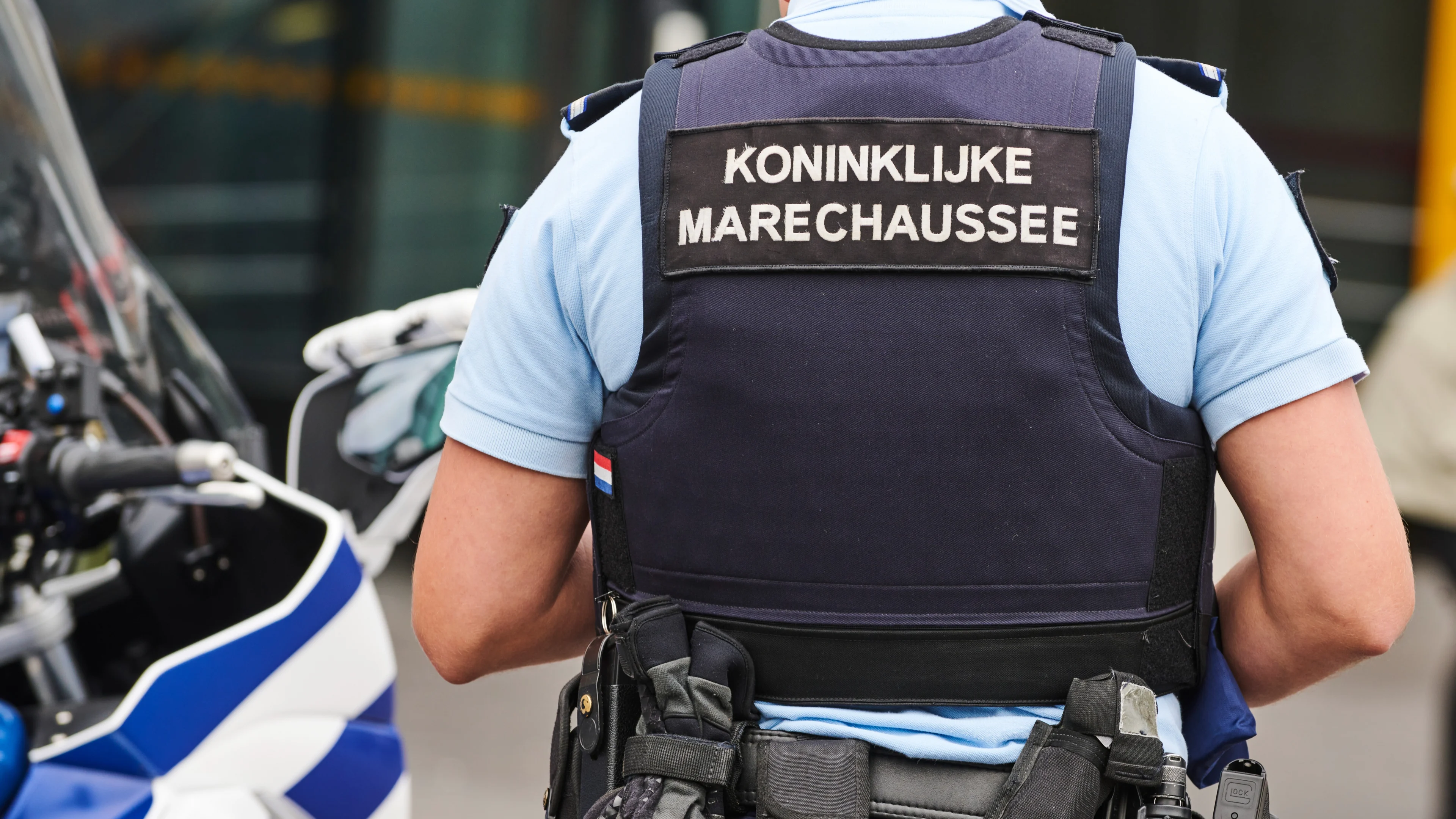 Man aangehouden op Schiphol voor smokkelen jong kind