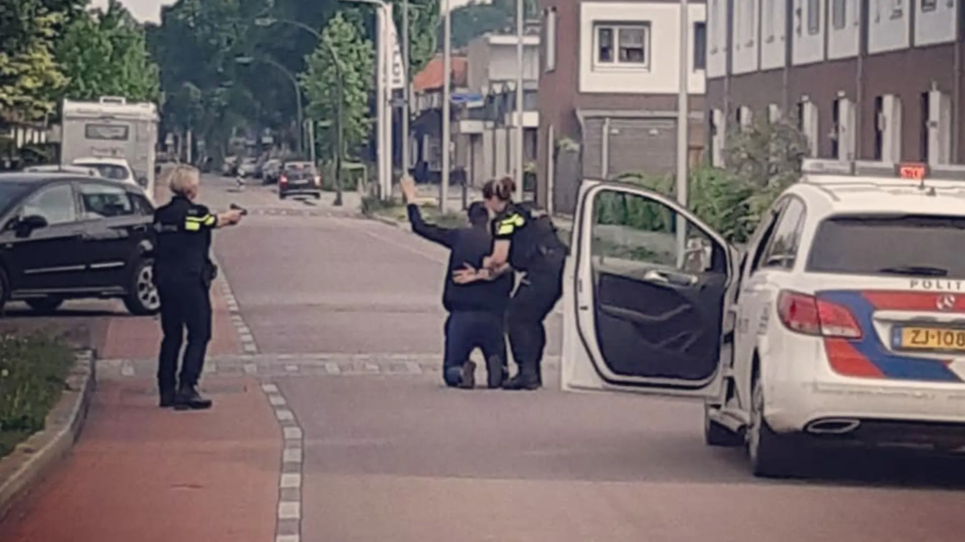 Vrouw gegijzeld in Zutphen, politie arresteert twee mannen