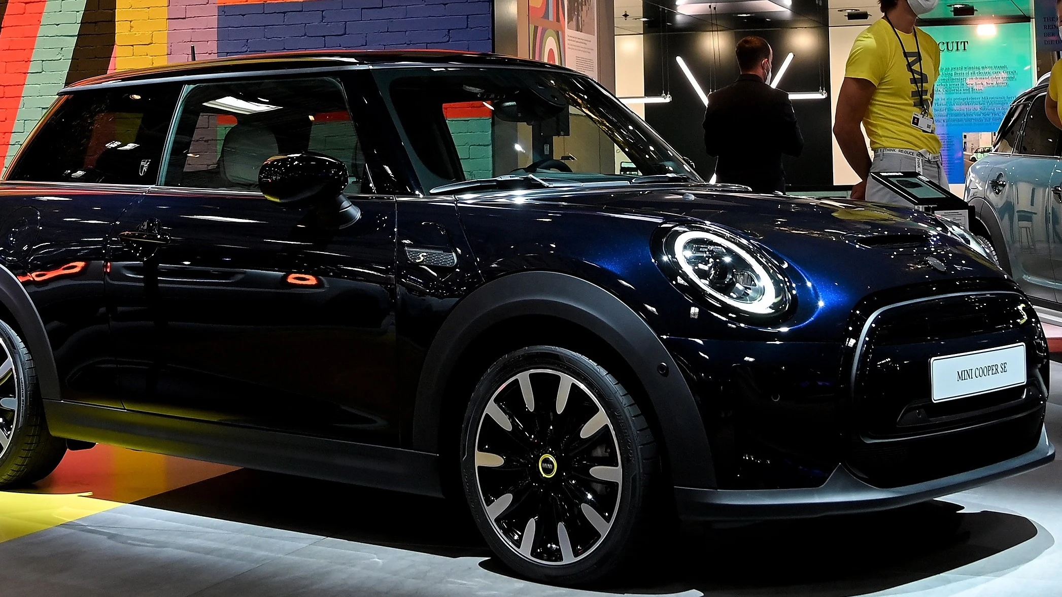 Winnaar Mini meldt zich maar niet: Staatsloterij gaat met megafoon door land rijden