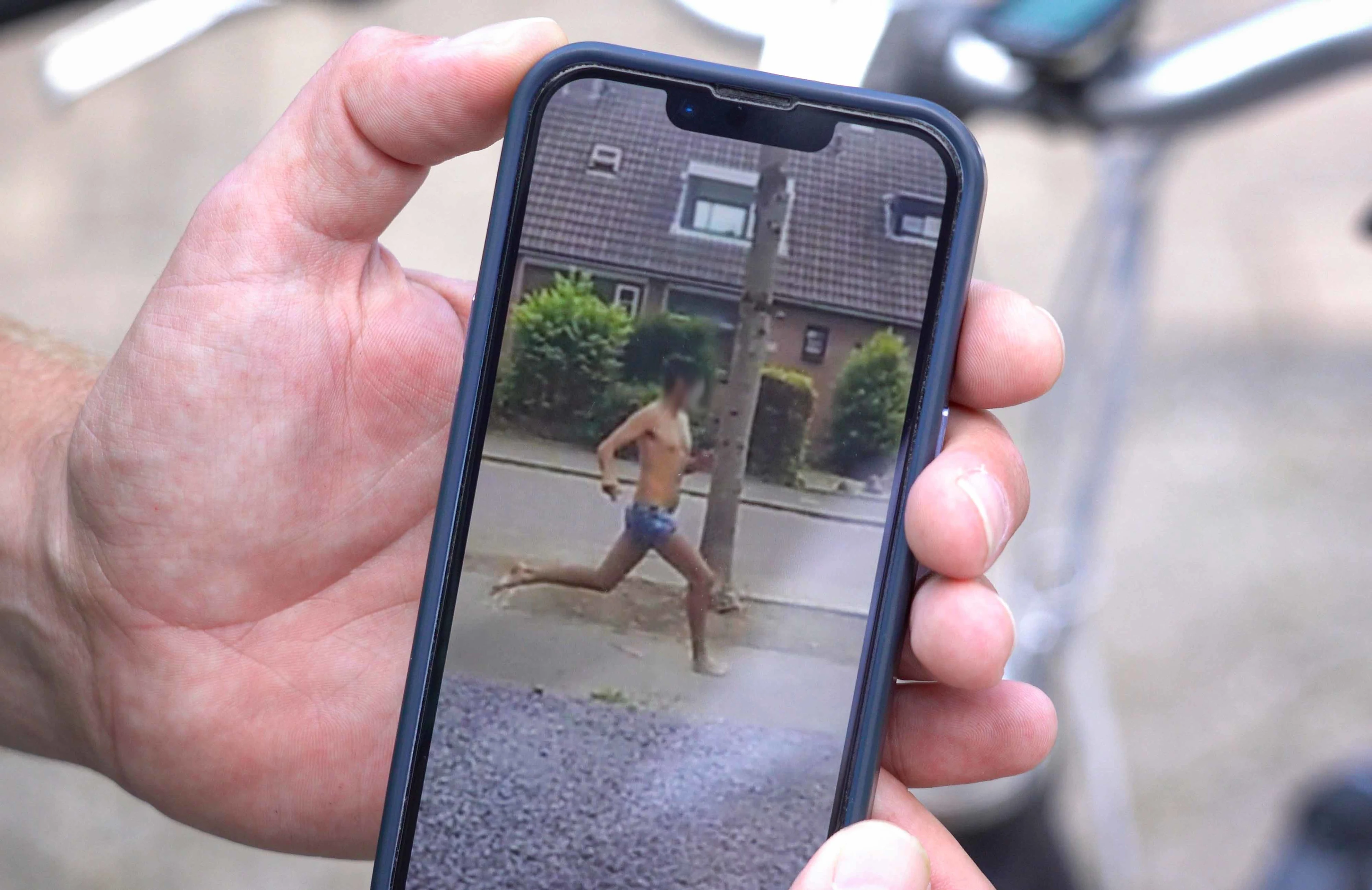 Opgelet: politie naarstig op zoek naar man in blauwe boxer