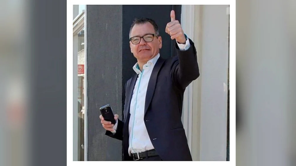 Man (26) opgepakt om dood van tonprater Frank Schrijen