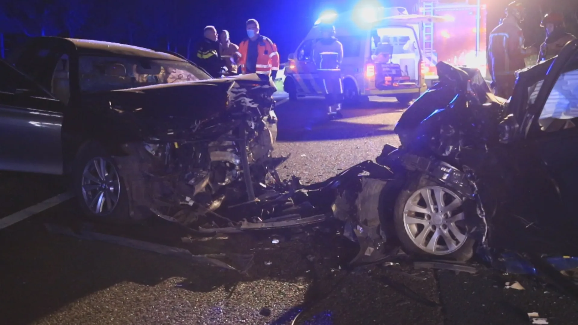 Spookrijder botst op auto op A67 bij Asten: bestuurder raakt zwaargewond