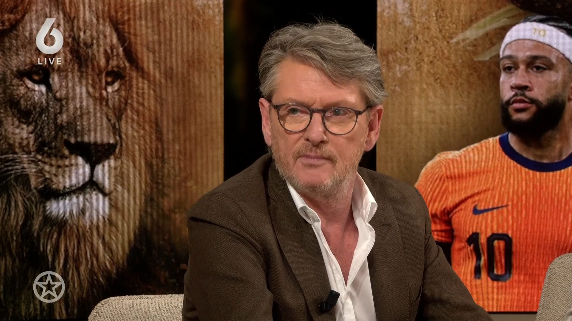 Memphis Depay in opspraak na delen foto's met wild dier