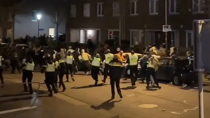 Honderden partygangers aan de rel bij illegale rave: 'Vijf verdiepingen vol'