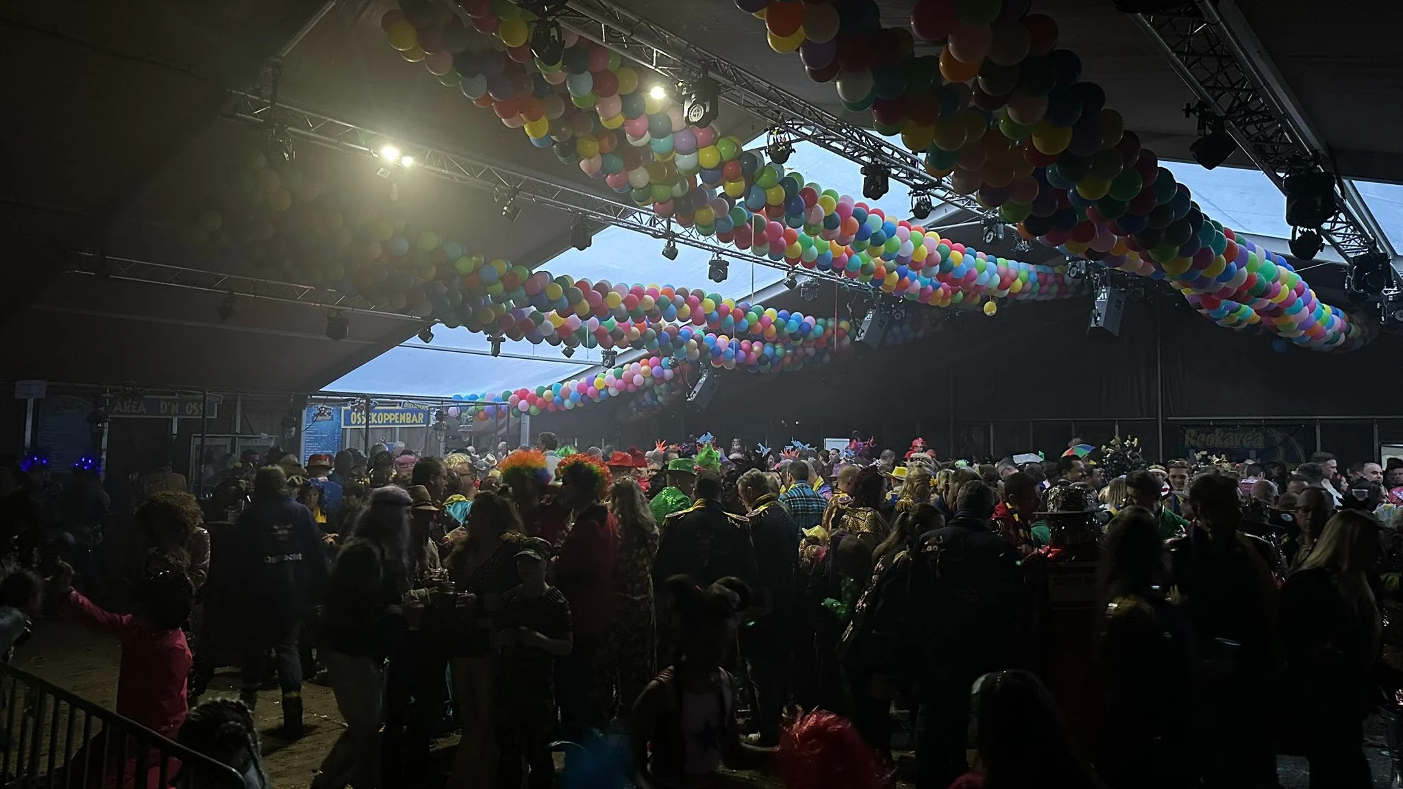 Grote stroomstoring trekt stekker uit carnavalsfeest in Oss