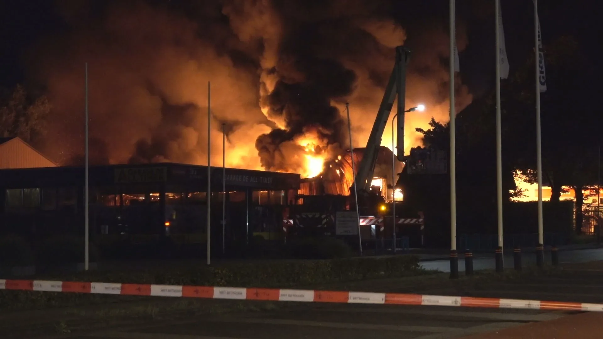 Grote brand in Grootebroek, reparatiebedrijf niet meer te redden