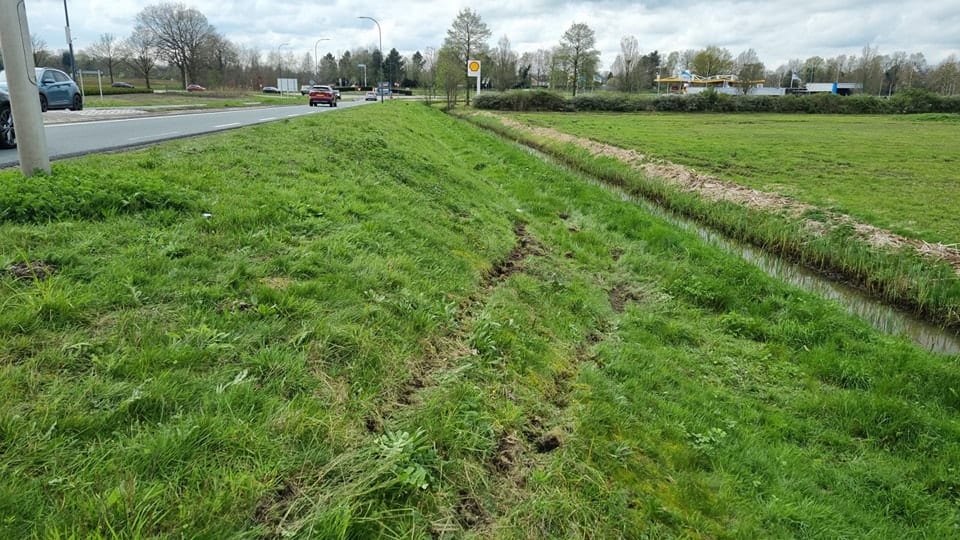 84-jarige automobilist aangehouden na schuiver, laat merkwaardig rijbewijs zien