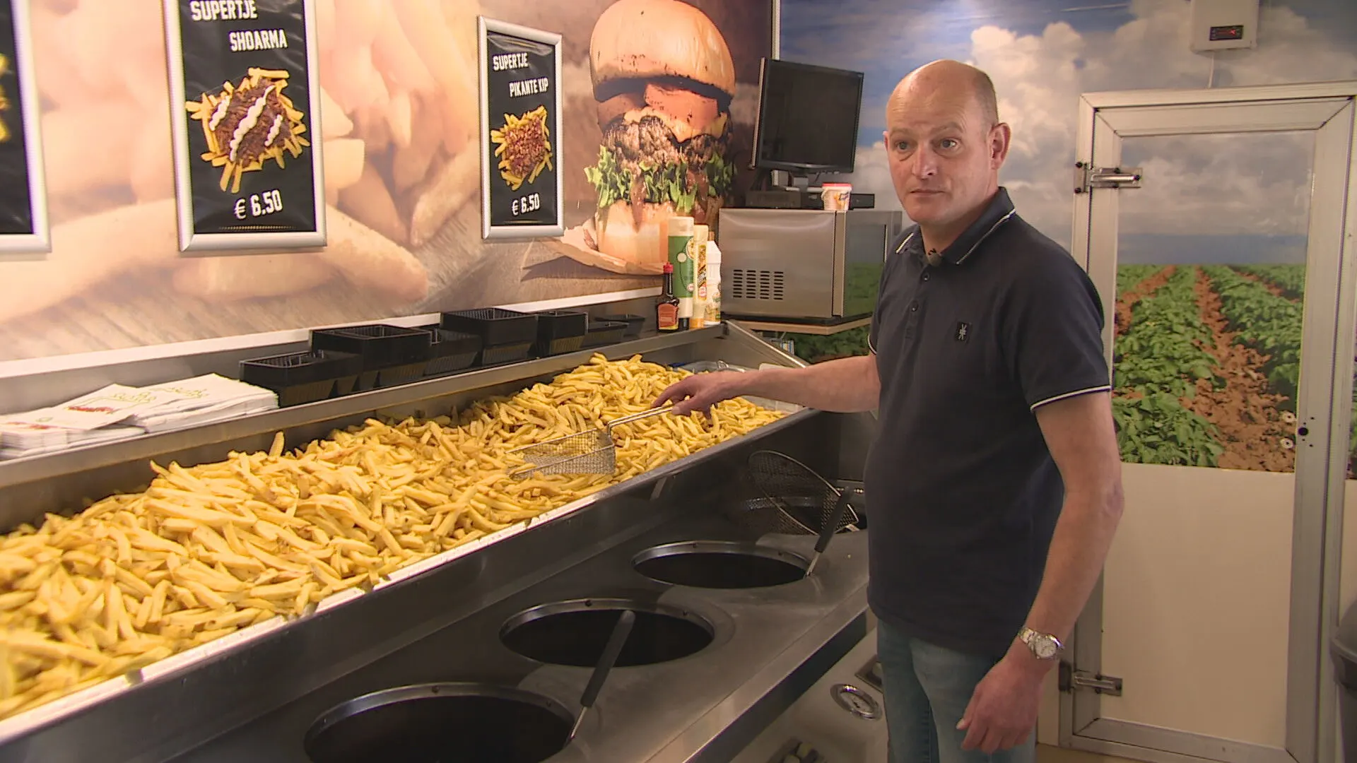 Waalwijkse snackbareigenaar voelt zich in zijn hemd gezet, waar moet hij straks naartoe?
